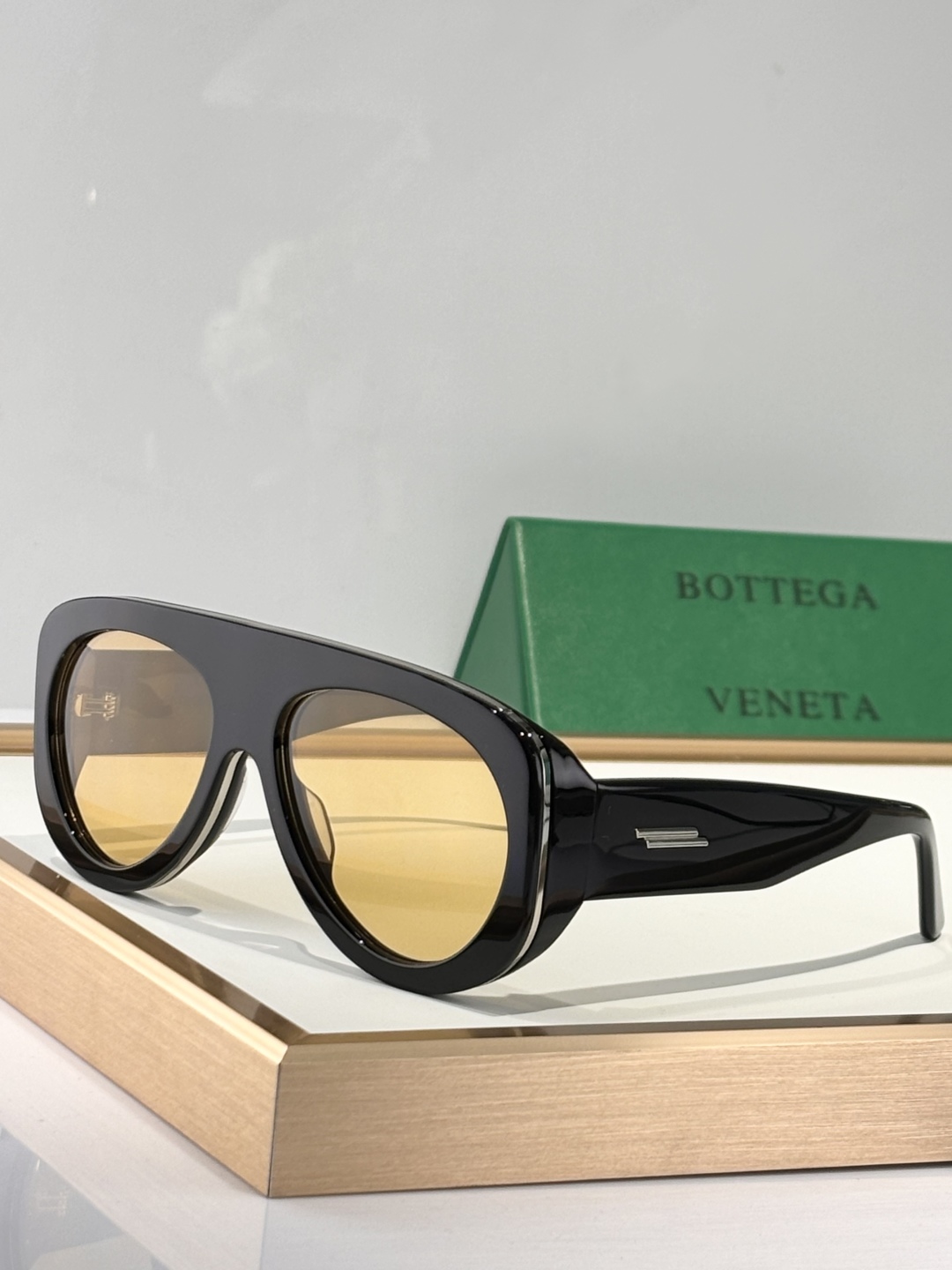  BOTTEGA VENET*
Oversized 
MODEL：BV1362S
SIZE58口17-1