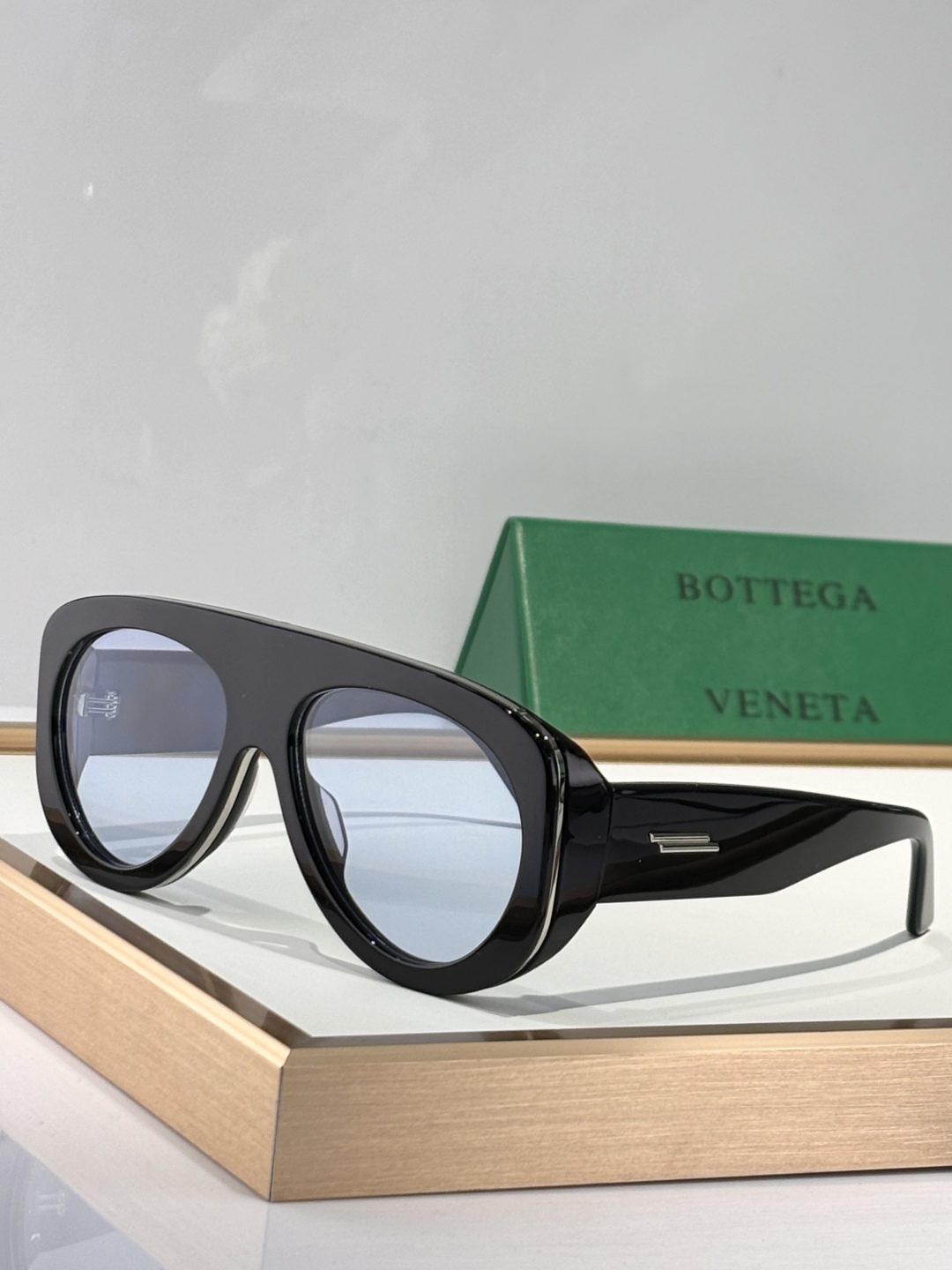  BOTTEGA VENET*
Oversized 
MODEL：BV1362S
SIZE58口17-1