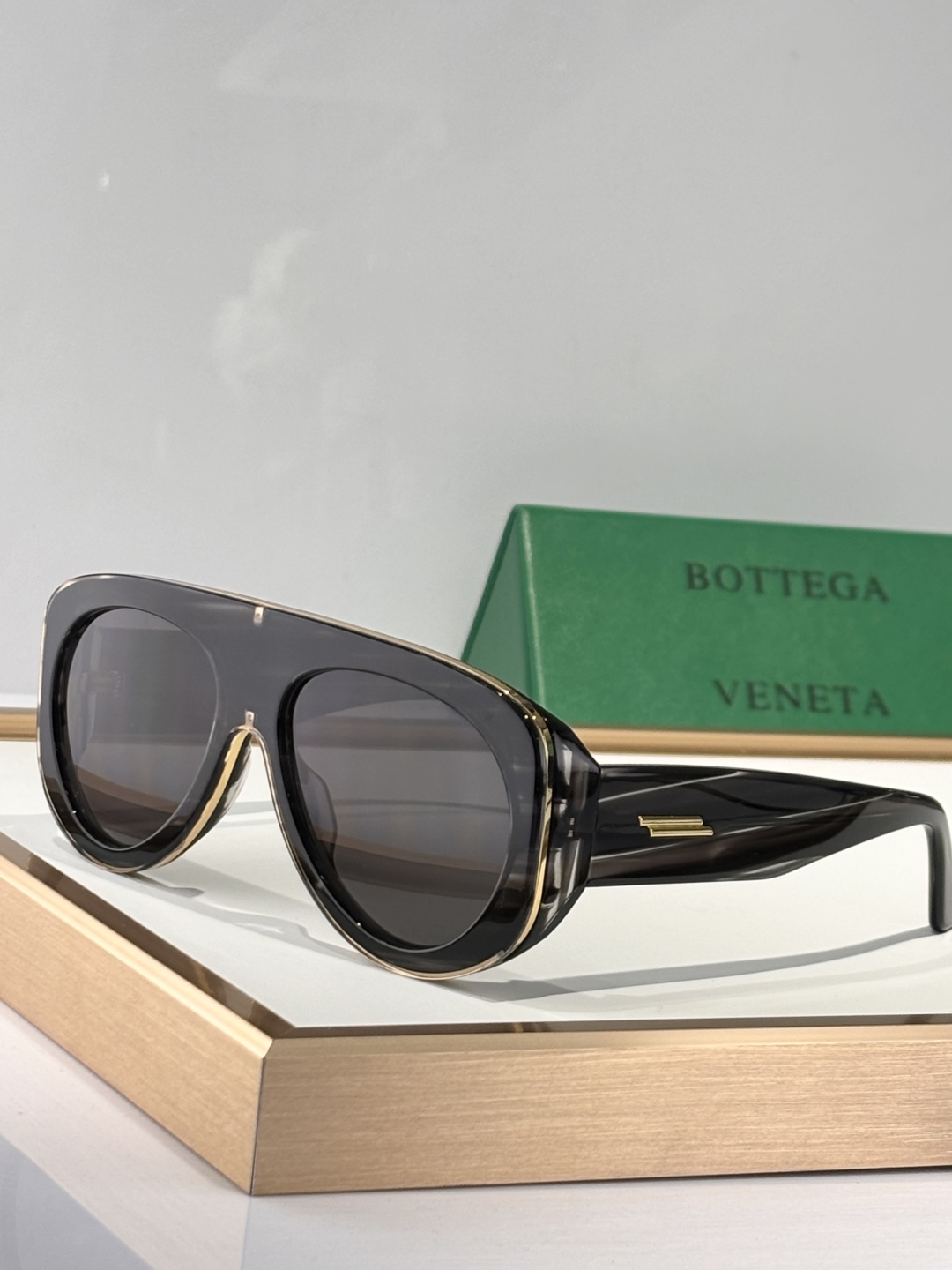  BOTTEGA VENET*
Oversized 
MODEL：BV1362S
SIZE58口17-1