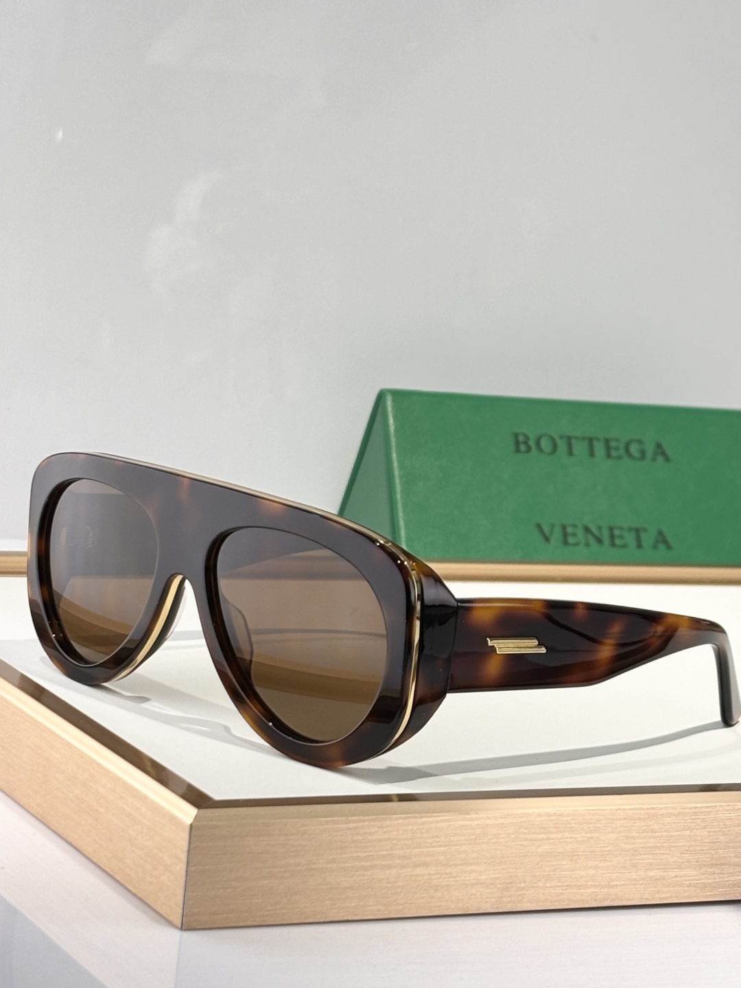  BOTTEGA VENET*
Oversized 
MODEL：BV1362S
SIZE58口17-1