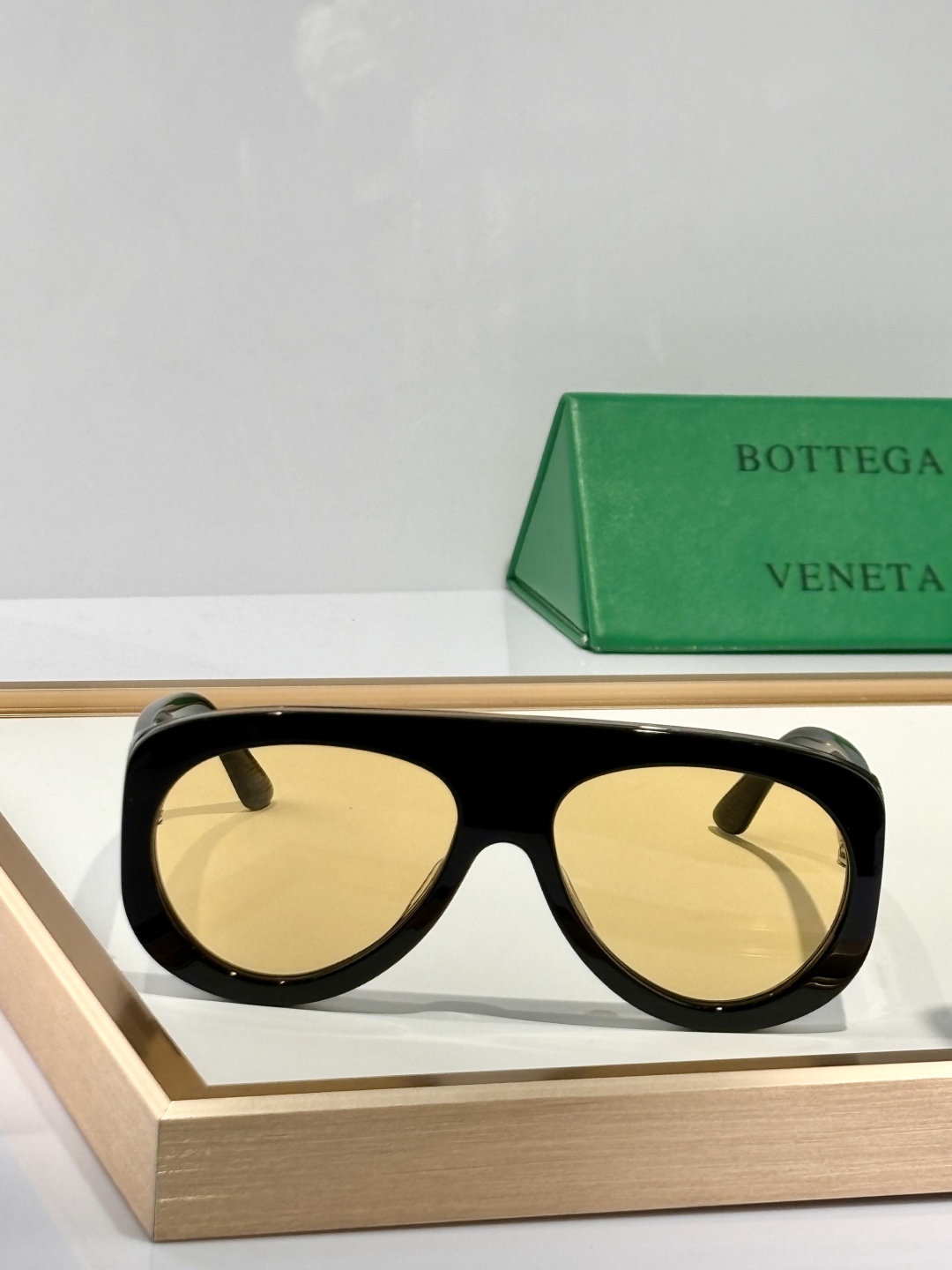  BOTTEGA VENET*
Oversized 
MODEL：BV1362S
SIZE58口17-1