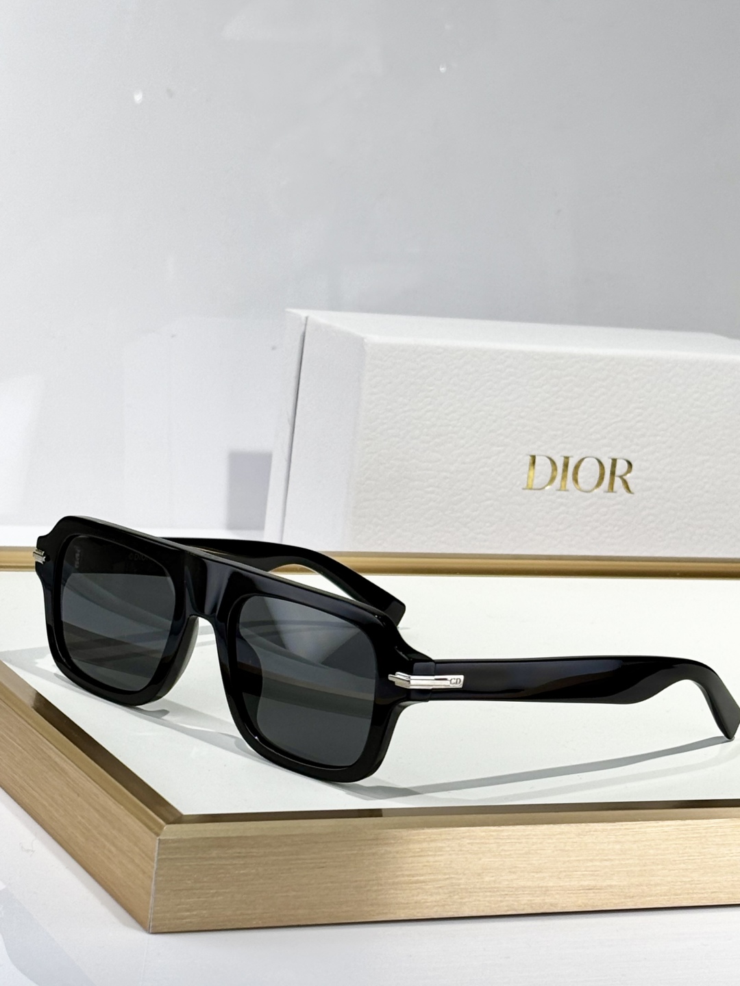  DIOR
MOD：DIORBLACKSUIT
Size：52口20 150
