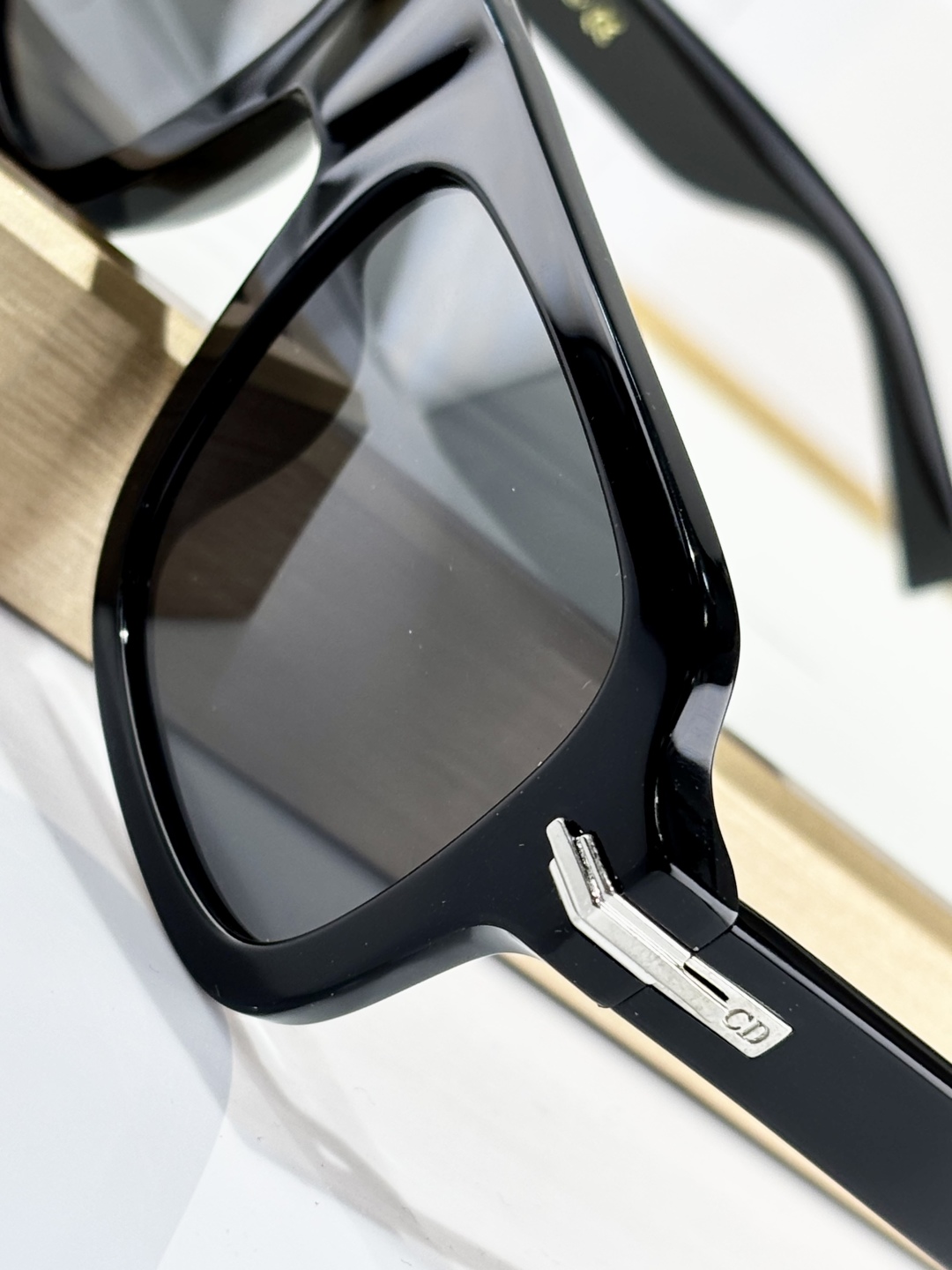  DIOR
MOD：DIORBLACKSUIT
Size：52口20 150
