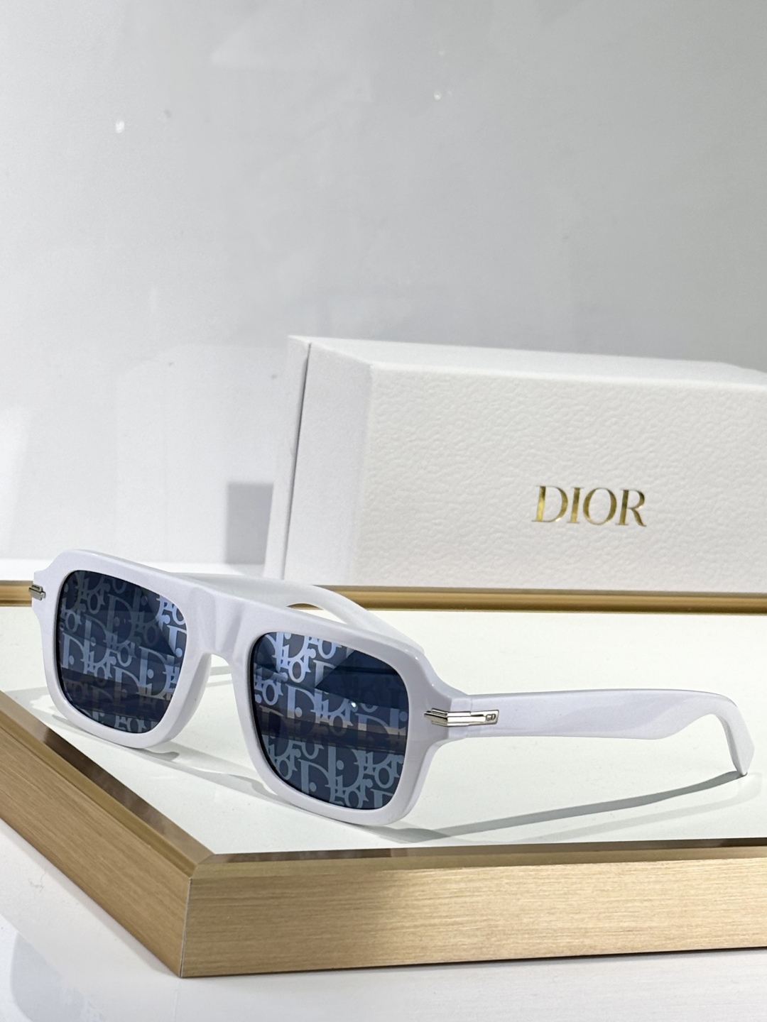  DIOR
MOD：DIORBLACKSUIT
Size：52口20 150
