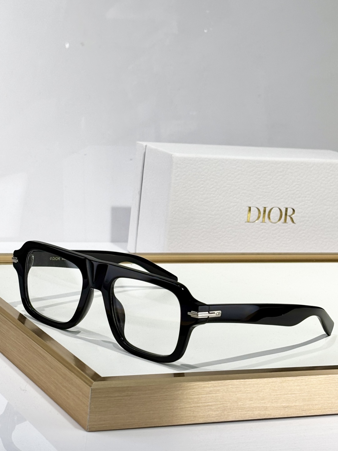  DIOR
MOD：DIORBLACKSUIT
Size：52口20 150
