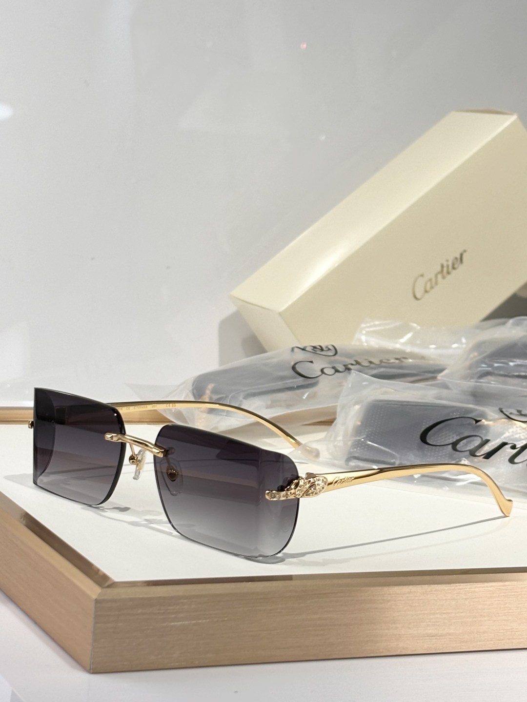  Oversized 
ToP quality 
Cartier
CT0545
size：59口17-1