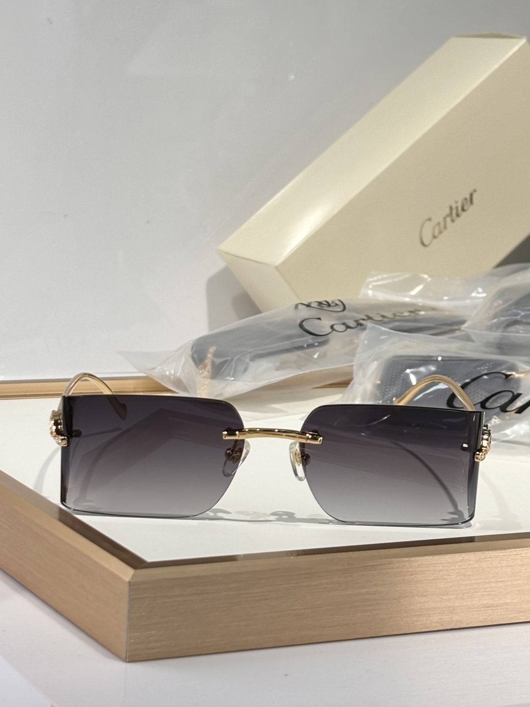  Oversized 
ToP quality 
Cartier
CT0545
size：59口17-1
