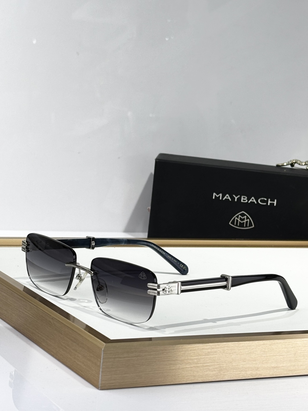  MAYBAC
MODELTHE HIGHNESS I
SIZE：57口17-140
