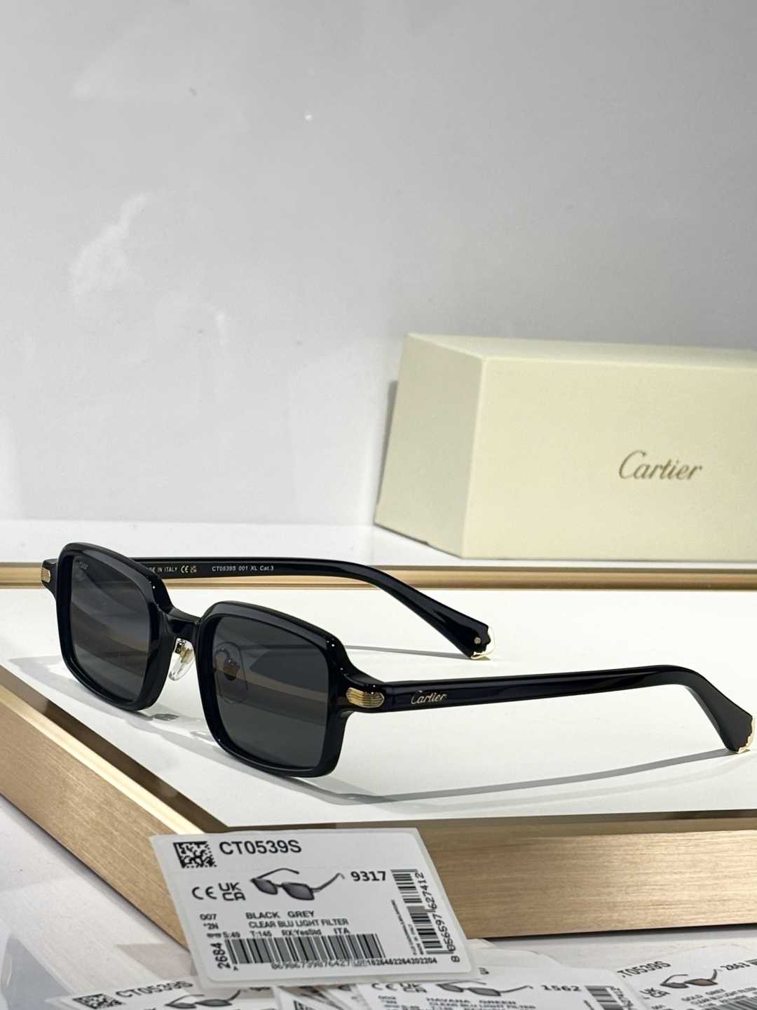 ss25 Cartier
ToP quality
Photo chromic光致变色 
Première