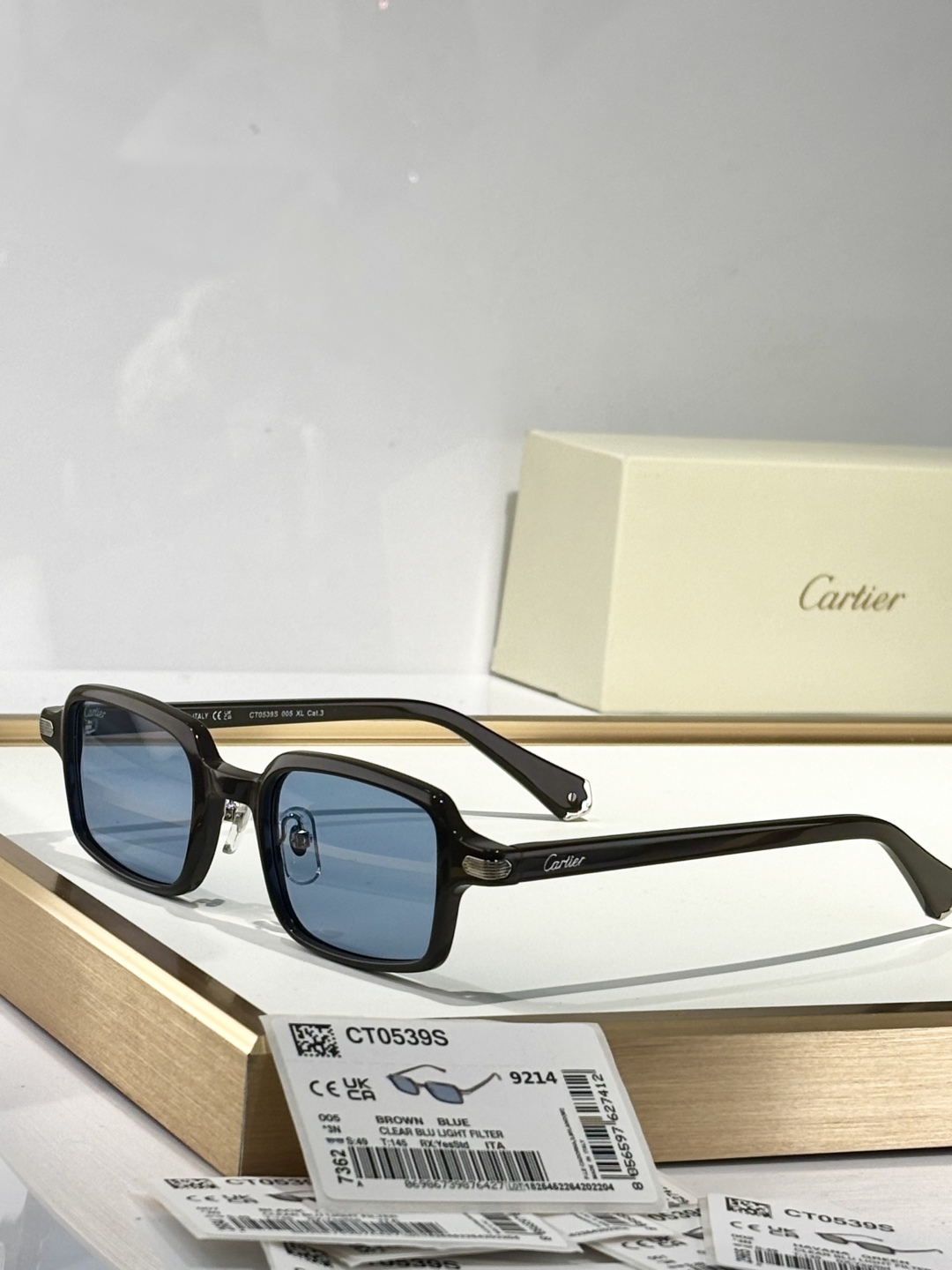 ss25 Cartier
ToP quality
Photo chromic光致变色 
Première