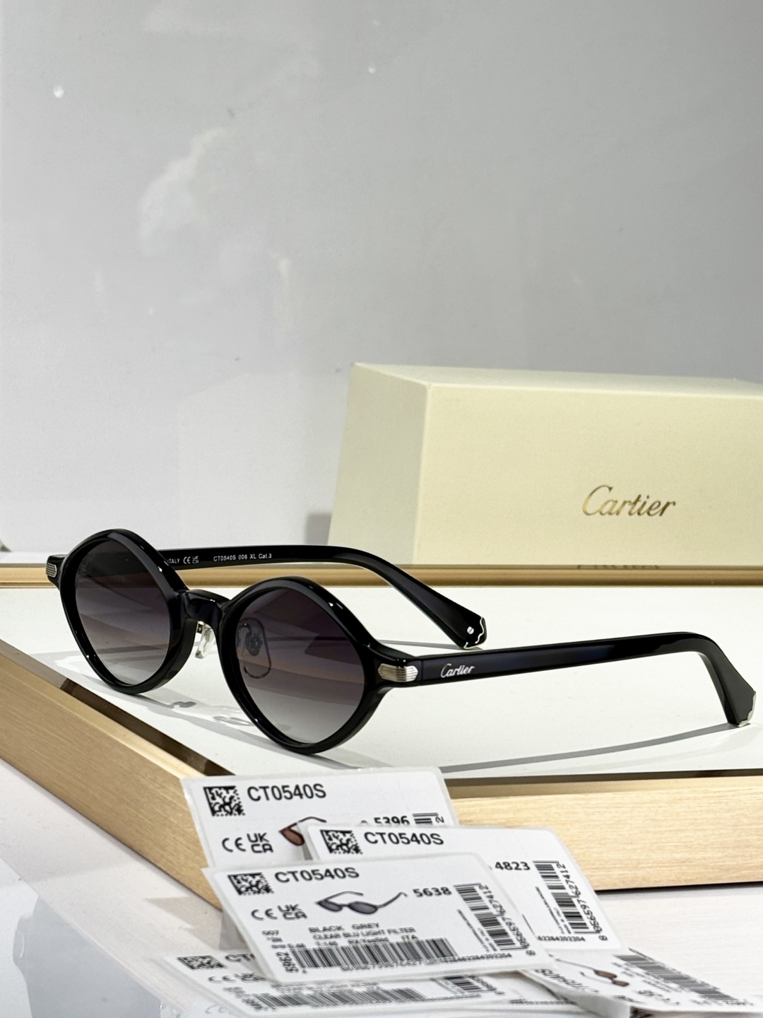 ss25 Cartier
ToP quality
Photo chromic
MOD：CT0540S
s