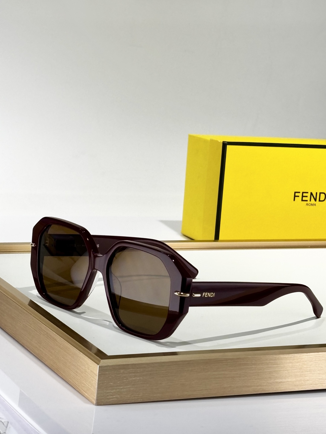  FENDI
MOD：FE40173I
Size：54口16 140

