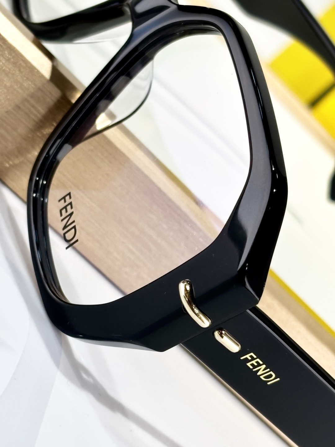  FENDI
MOD：FE40173I
Size：54口16 140
