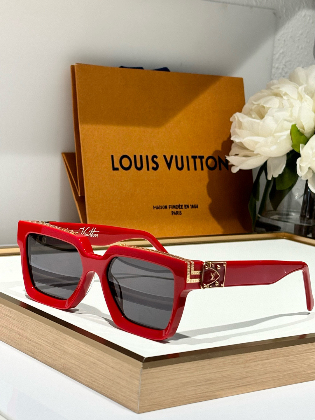  24/25 Add new colors
TOP QUALITY 
LV96006 Millionai