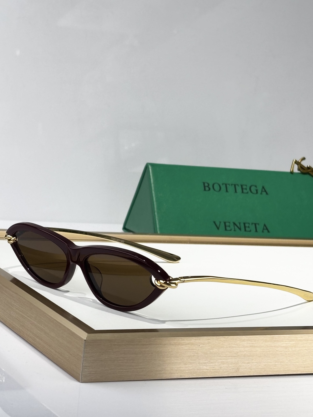  Bottega Venet*
MODEL：BV1390S
SIZE：56口14-145
