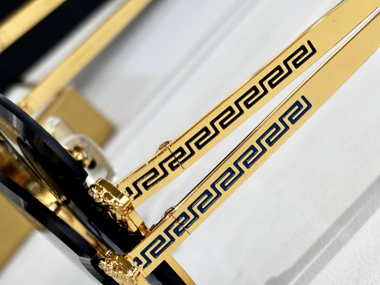  VERSACE
MOD：VE6752
Size：61口18 142
