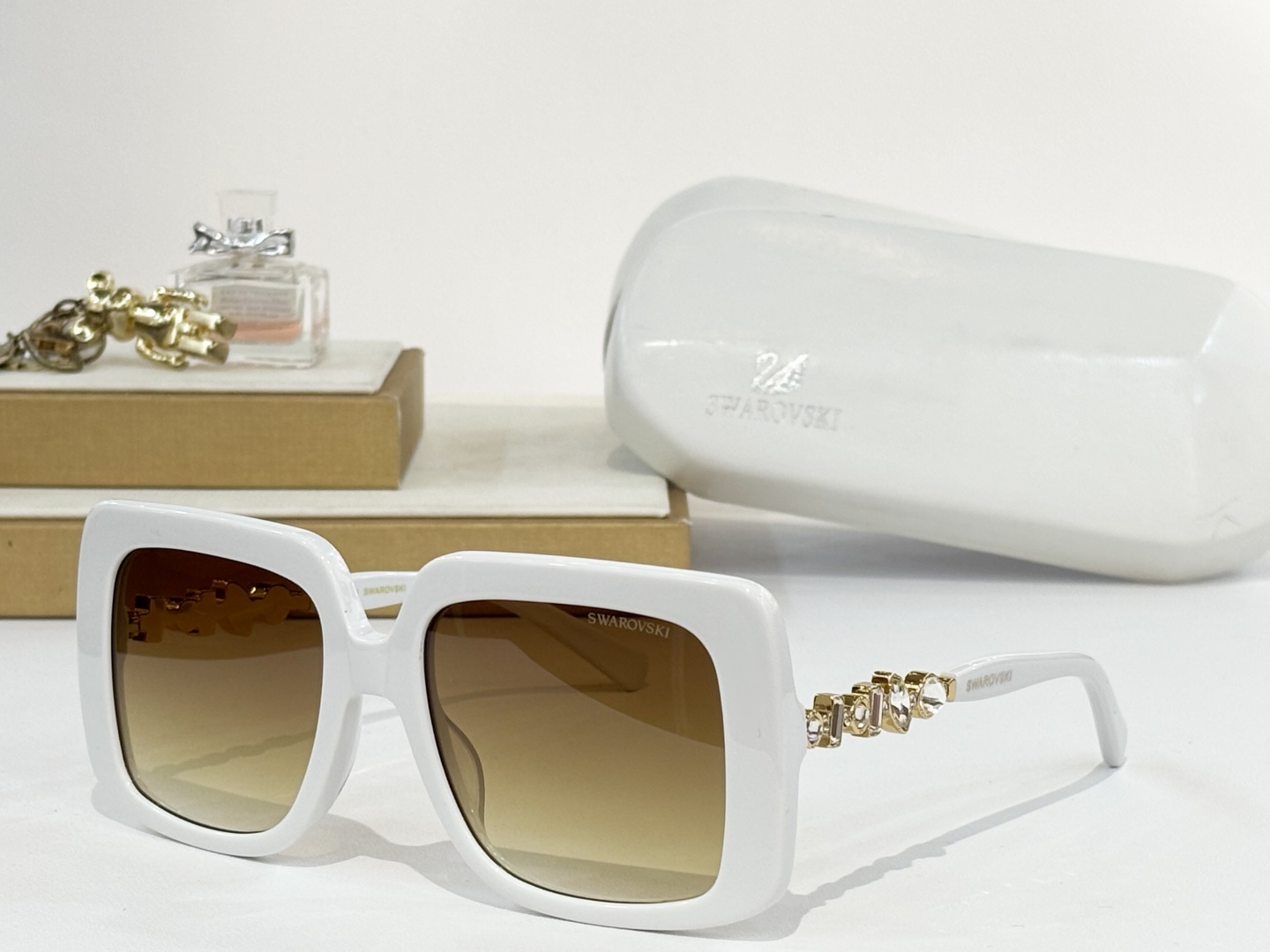  SWAROVSKI
MOD：SK0357
Size：54口19 140
