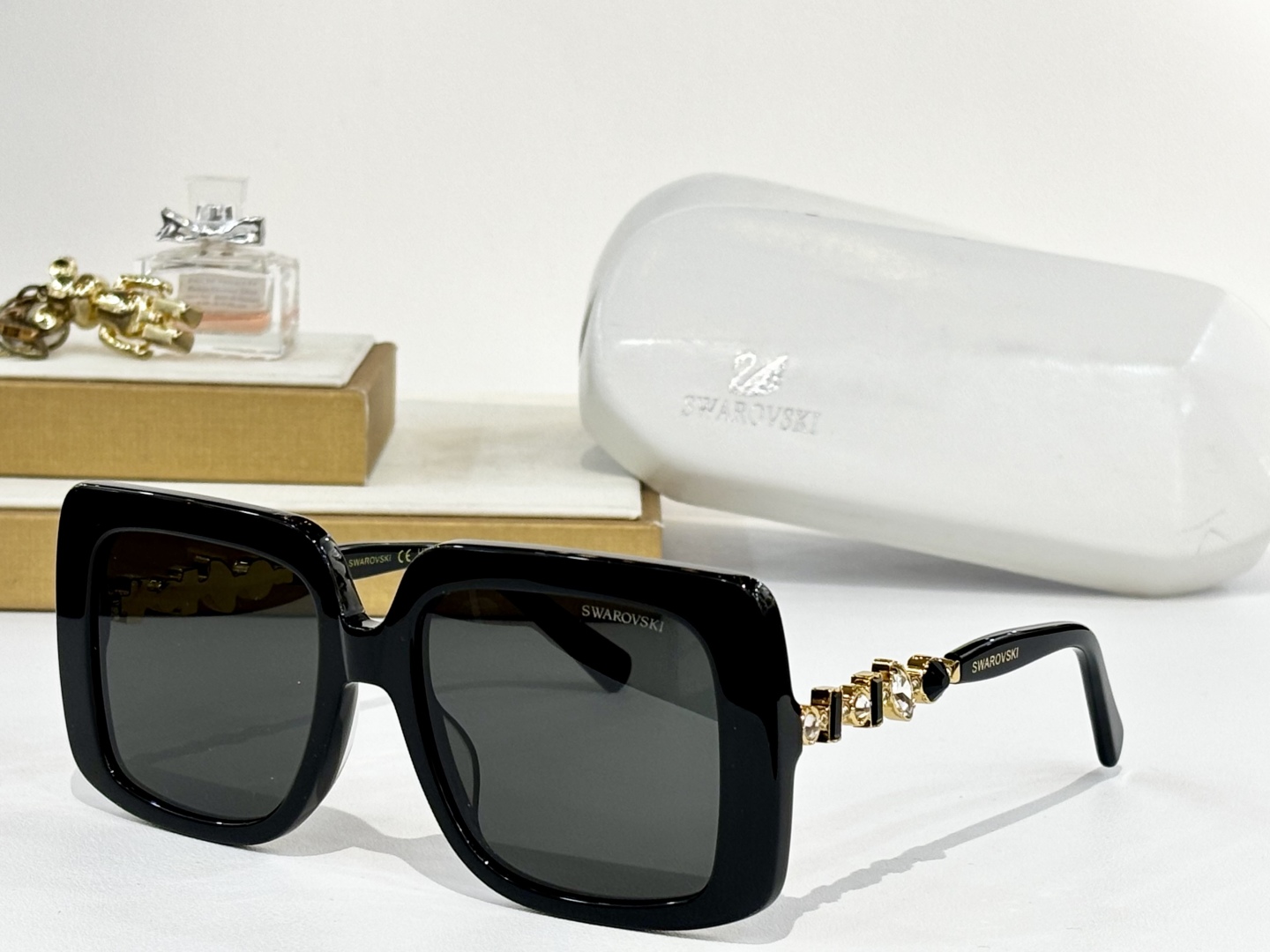  SWAROVSKI
MOD：SK0357
Size：54口19 140
