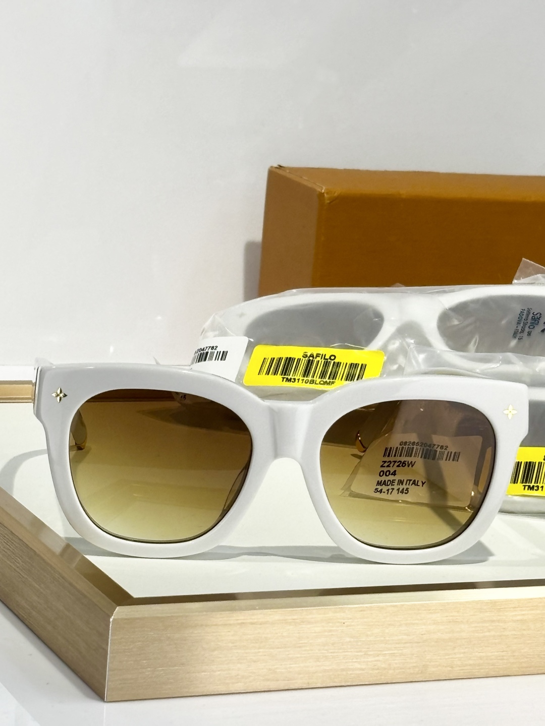 LOUI*
ModZ2725W
Size54-17-145
