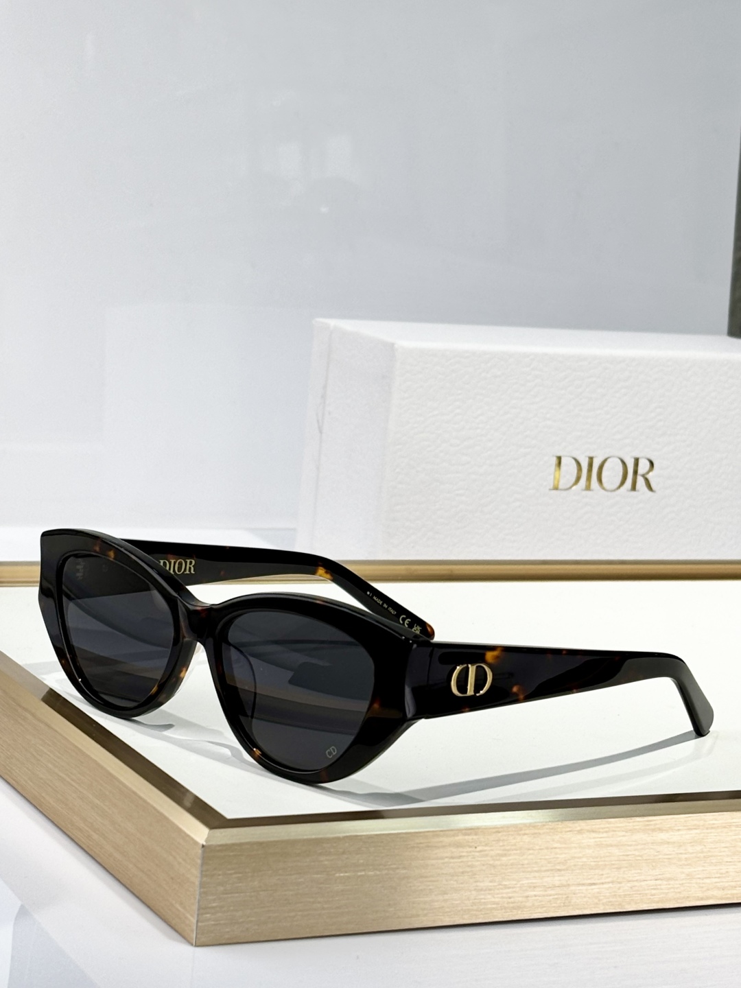  DIOR
MOD：DiorGlowB11
Size：53口16 140
