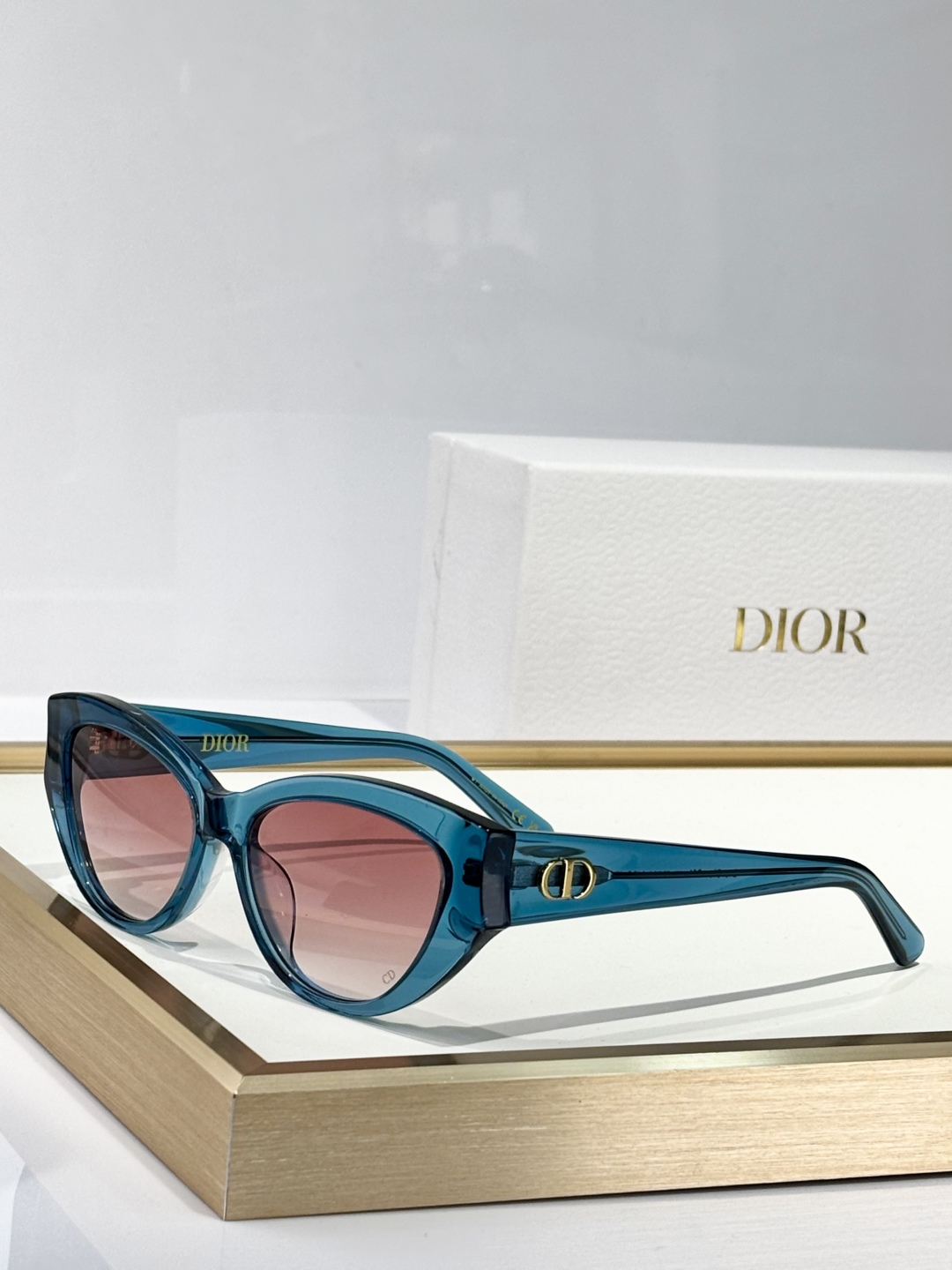  DIOR
MOD：DiorGlowB11
Size：53口16 140
