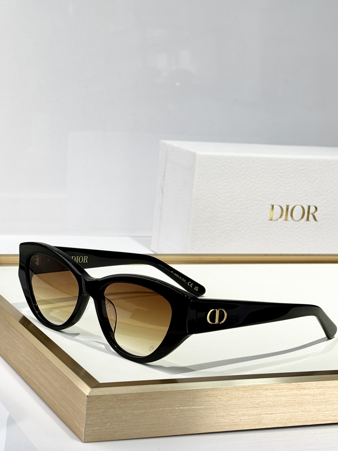  DIOR
MOD：DiorGlowB11
Size：53口16 140
