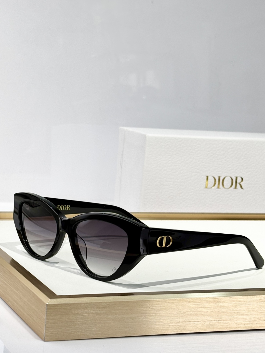  DIOR
MOD：DiorGlowB11
Size：53口16 140
