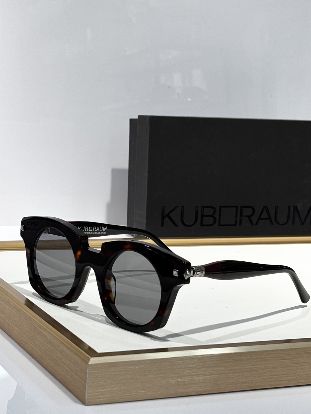  KUB口RAUM 定制8.0厚料德系设计师眼镜 独特的时尚先锋，意大利手工制作精湛的工艺和独特的设计理
