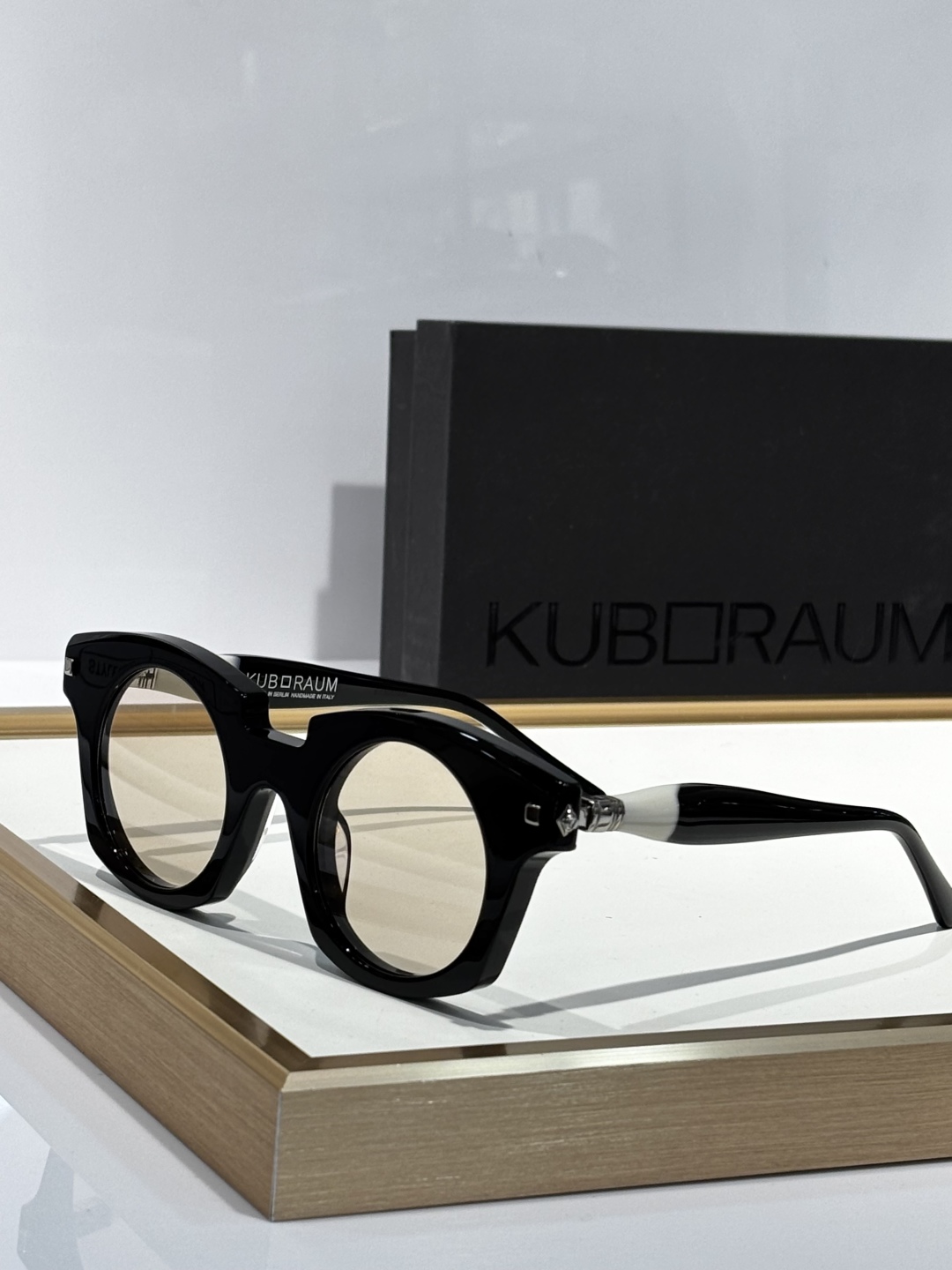  KUB口RAUM 定制8.0厚料德系设计师眼镜 独特的时尚先锋，意大利手工制作精湛的工艺和独特的设计理