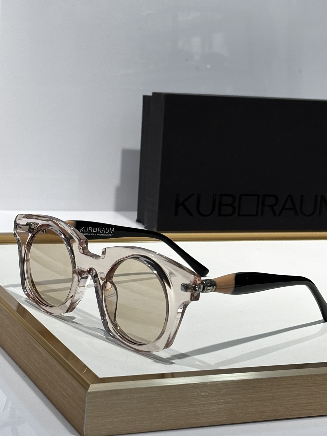  KUB口RAUM 定制8.0厚料德系设计师眼镜 独特的时尚先锋，意大利手工制作精湛的工艺和独特的设计理