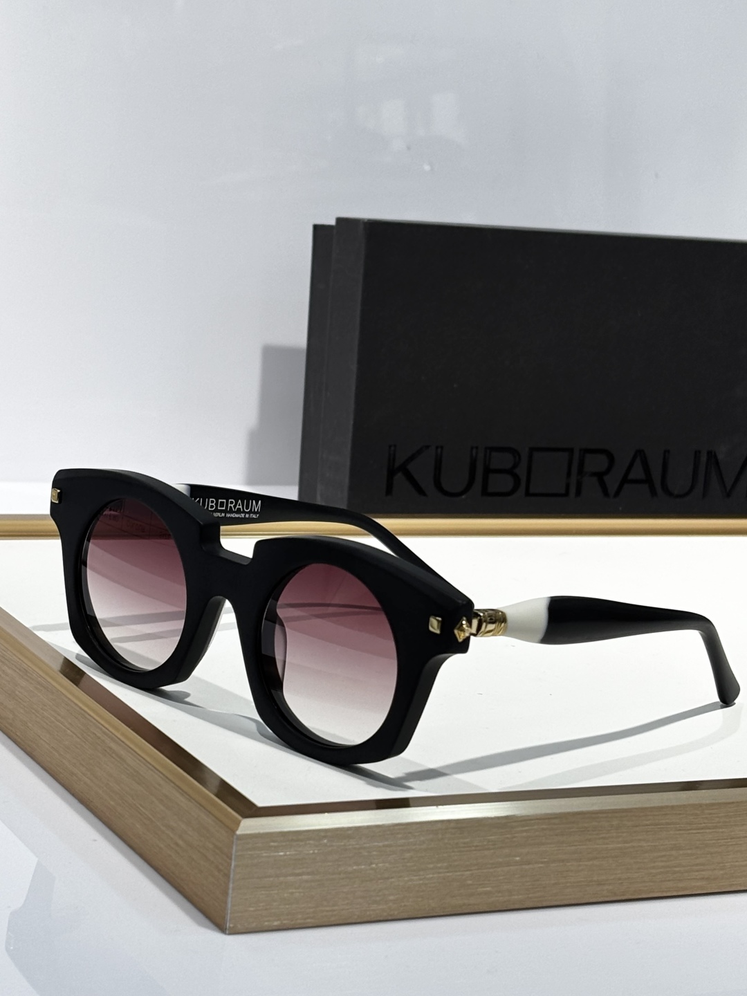  KUB口RAUM 定制8.0厚料德系设计师眼镜 独特的时尚先锋，意大利手工制作精湛的工艺和独特的设计理