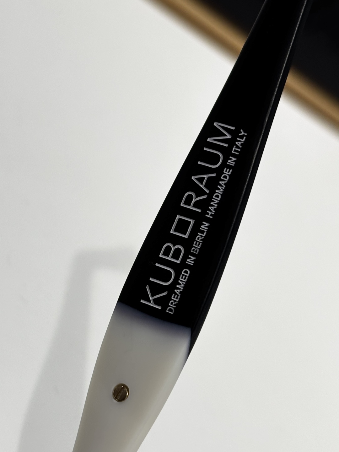  KUB口RAUM 定制8.0厚料德系设计师眼镜 独特的时尚先锋，意大利手工制作精湛的工艺和独特的设计理