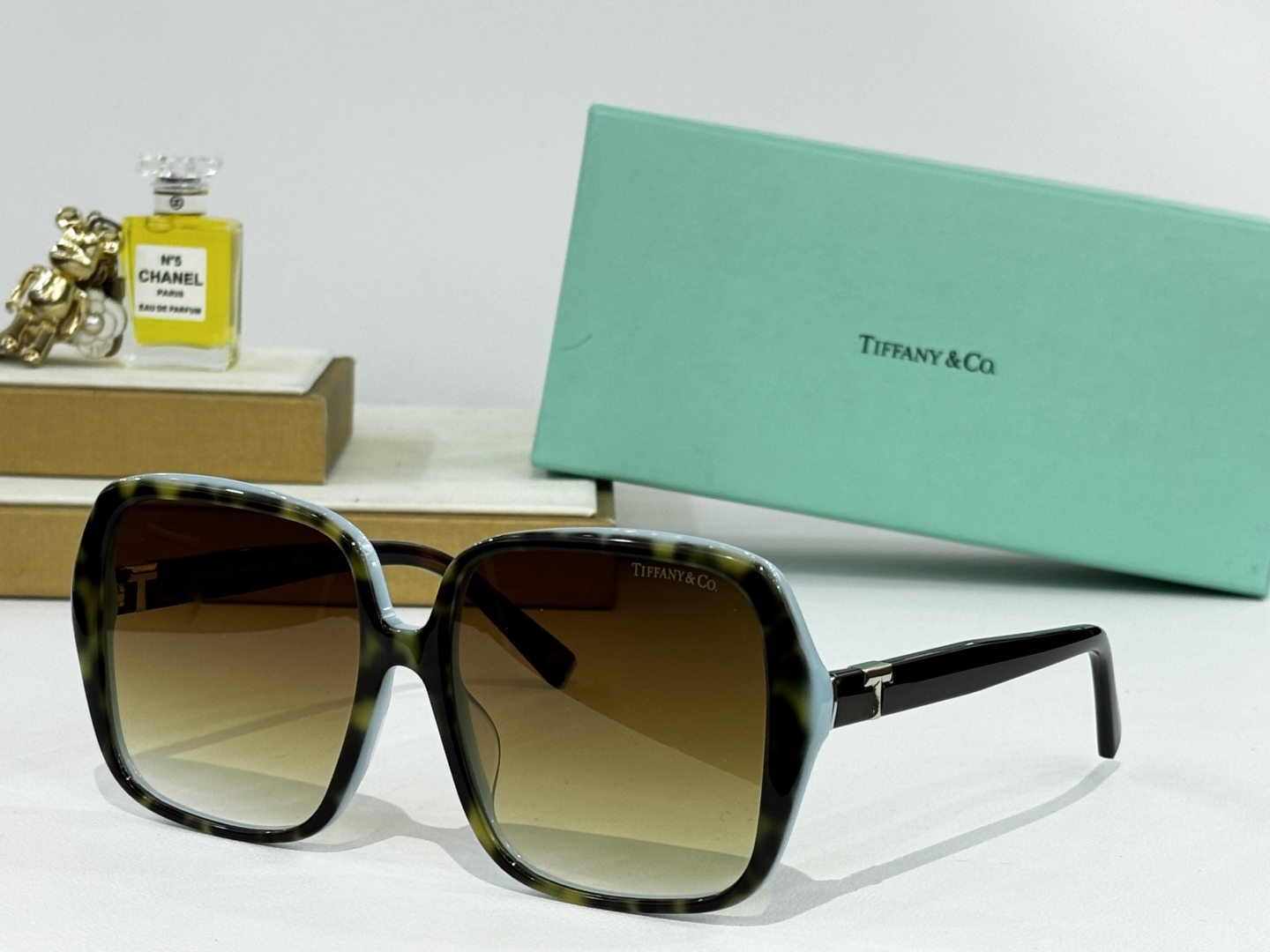 TIFFANY&Co
MODEL：TF4221D
SIZE：58口17-145

