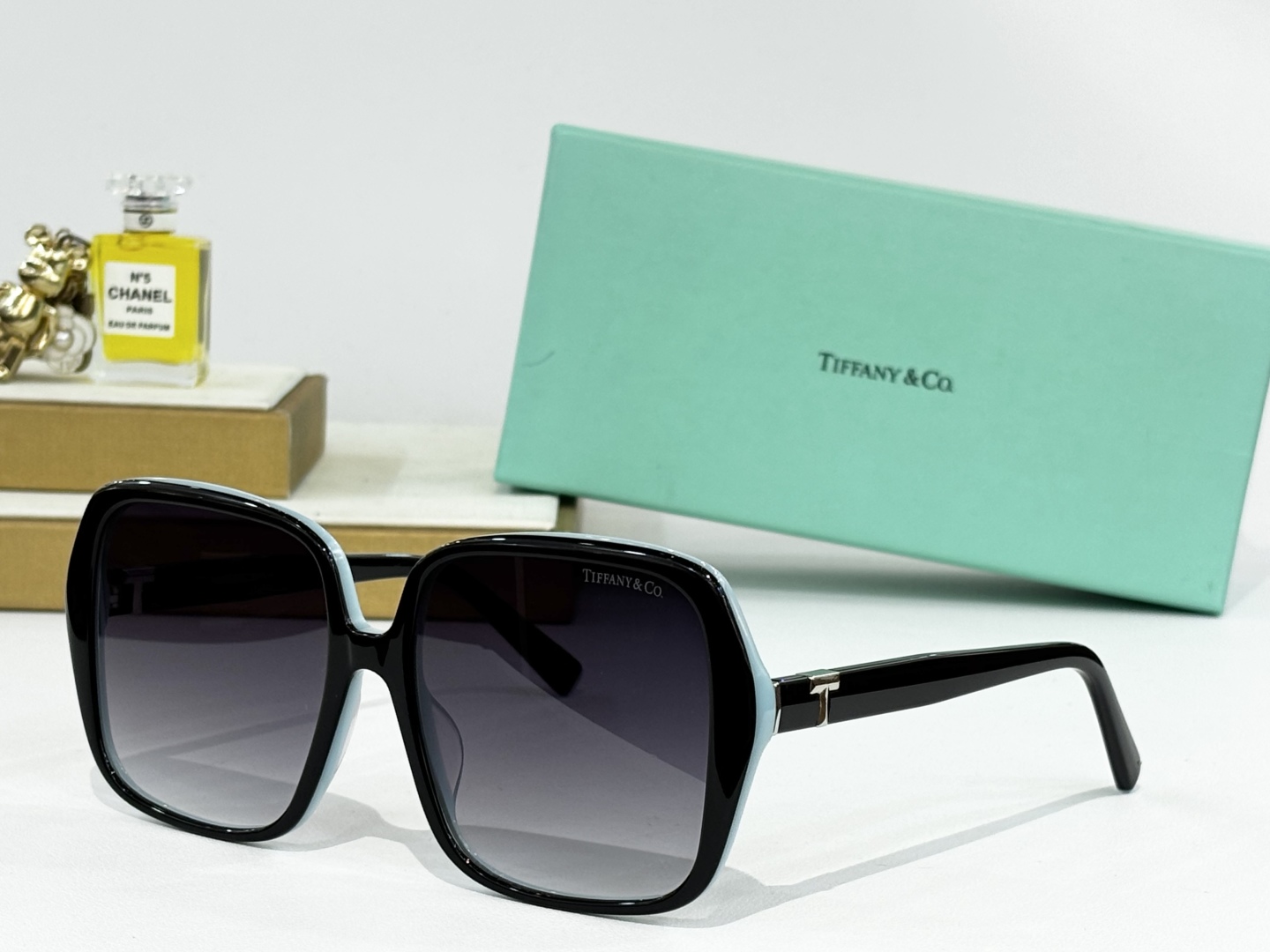  TIFFANY&Co
MODEL：TF4221D
SIZE：58口17-145


