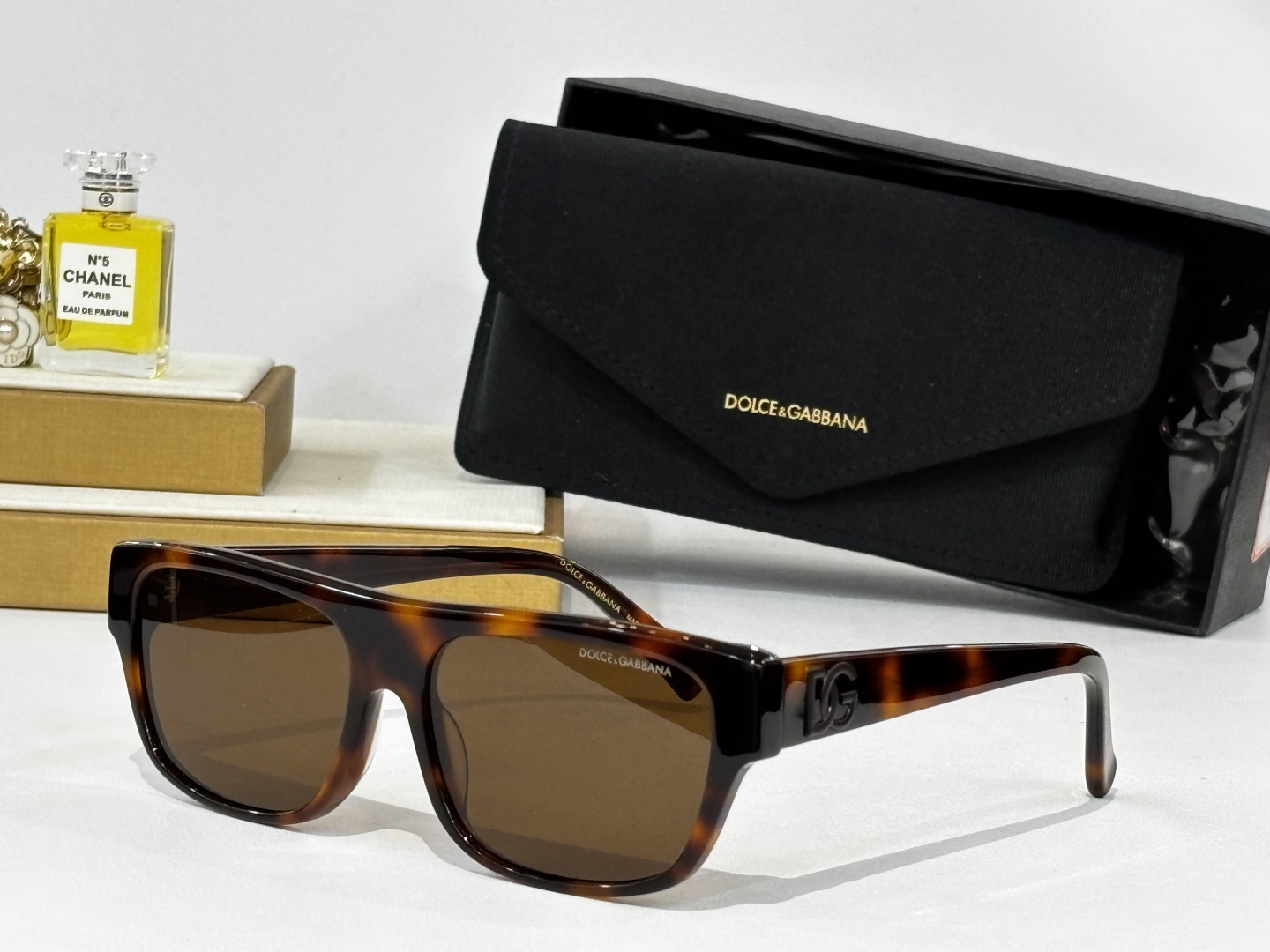  DOLCE & GABBAN*
MODEL：DG4417
SIZE：57口16-145
