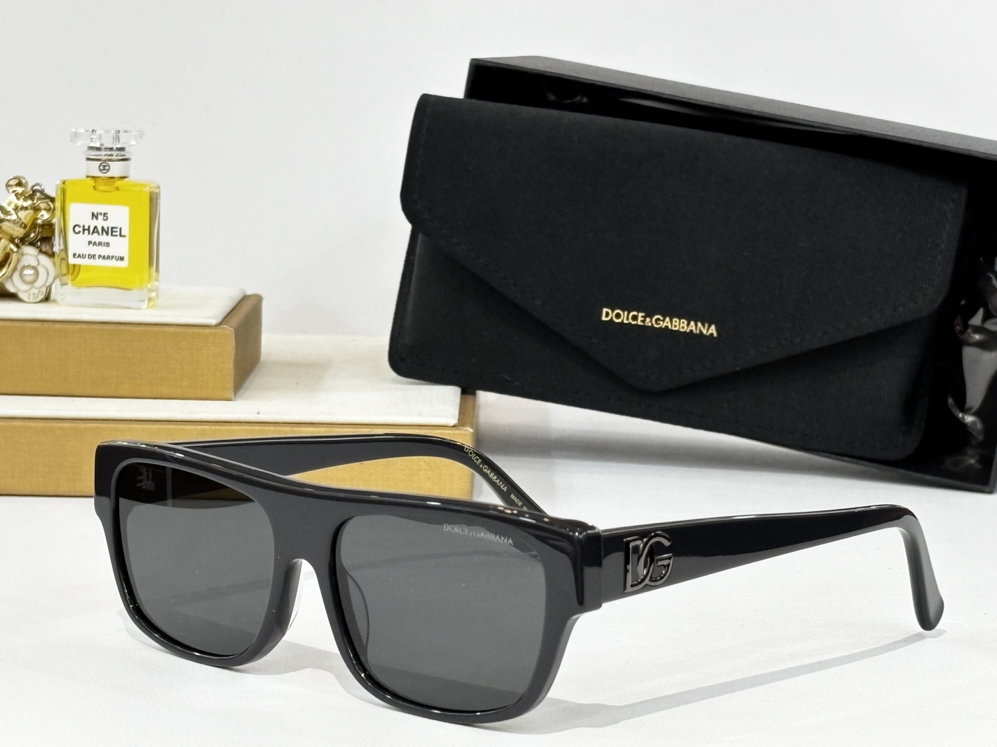  DOLCE & GABBAN*
MODEL：DG4417
SIZE：57口16-145
