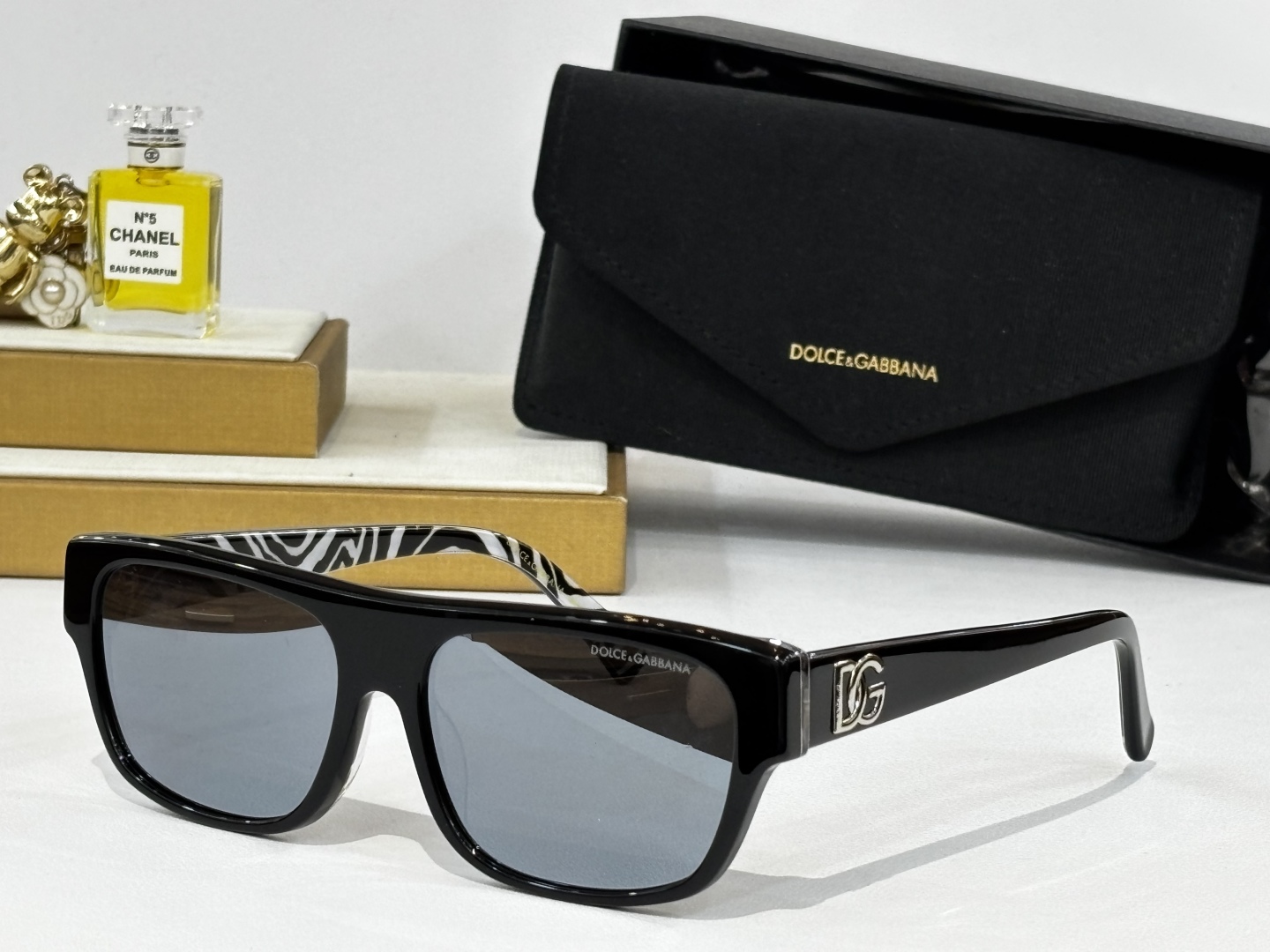  DOLCE & GABBAN*
MODEL：DG4417
SIZE：57口16-145
