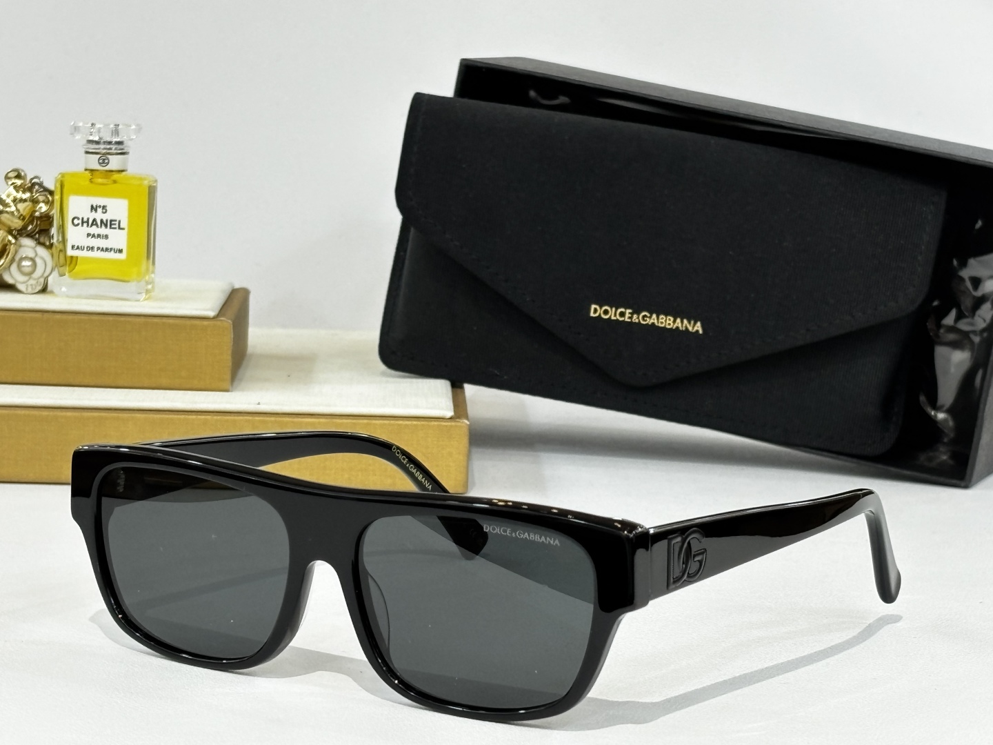  DOLCE & GABBAN*
MODEL：DG4417
SIZE：57口16-145
