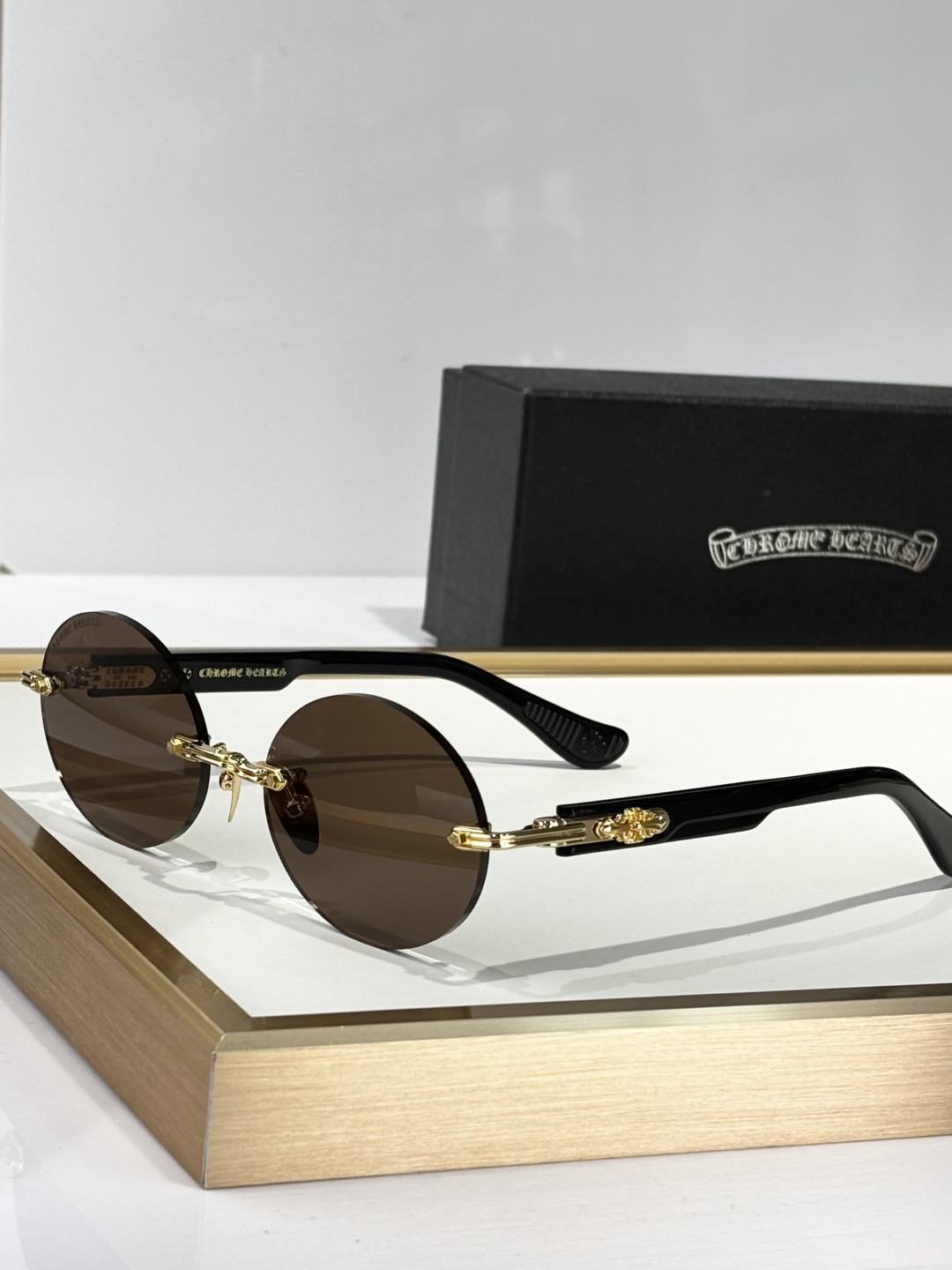  ChromeHearts 
TOP QUALITY 
Original screw
MODDEEPII