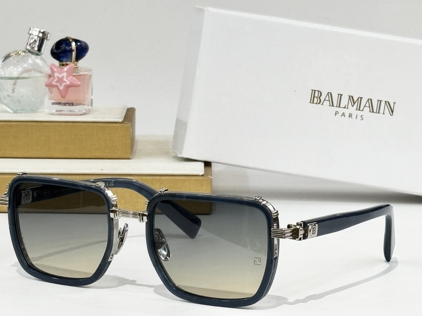   BALMAIN
MOD：AKONI
Size：56口21 140
