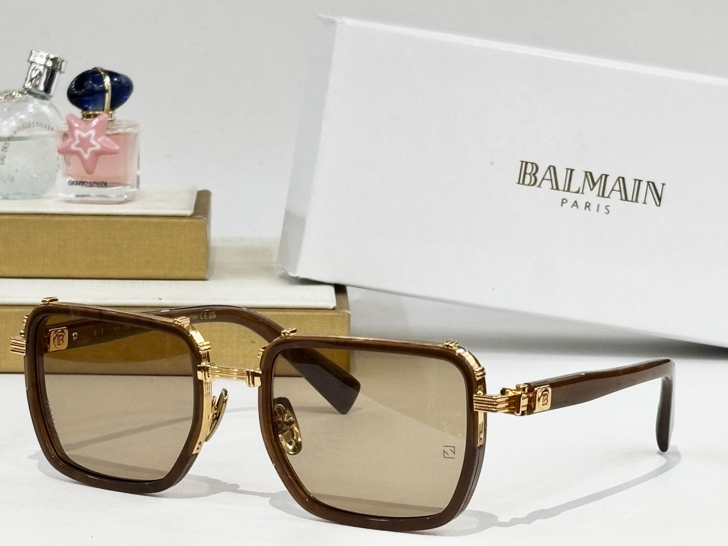   BALMAIN
MOD：AKONI
Size：56口21 140
