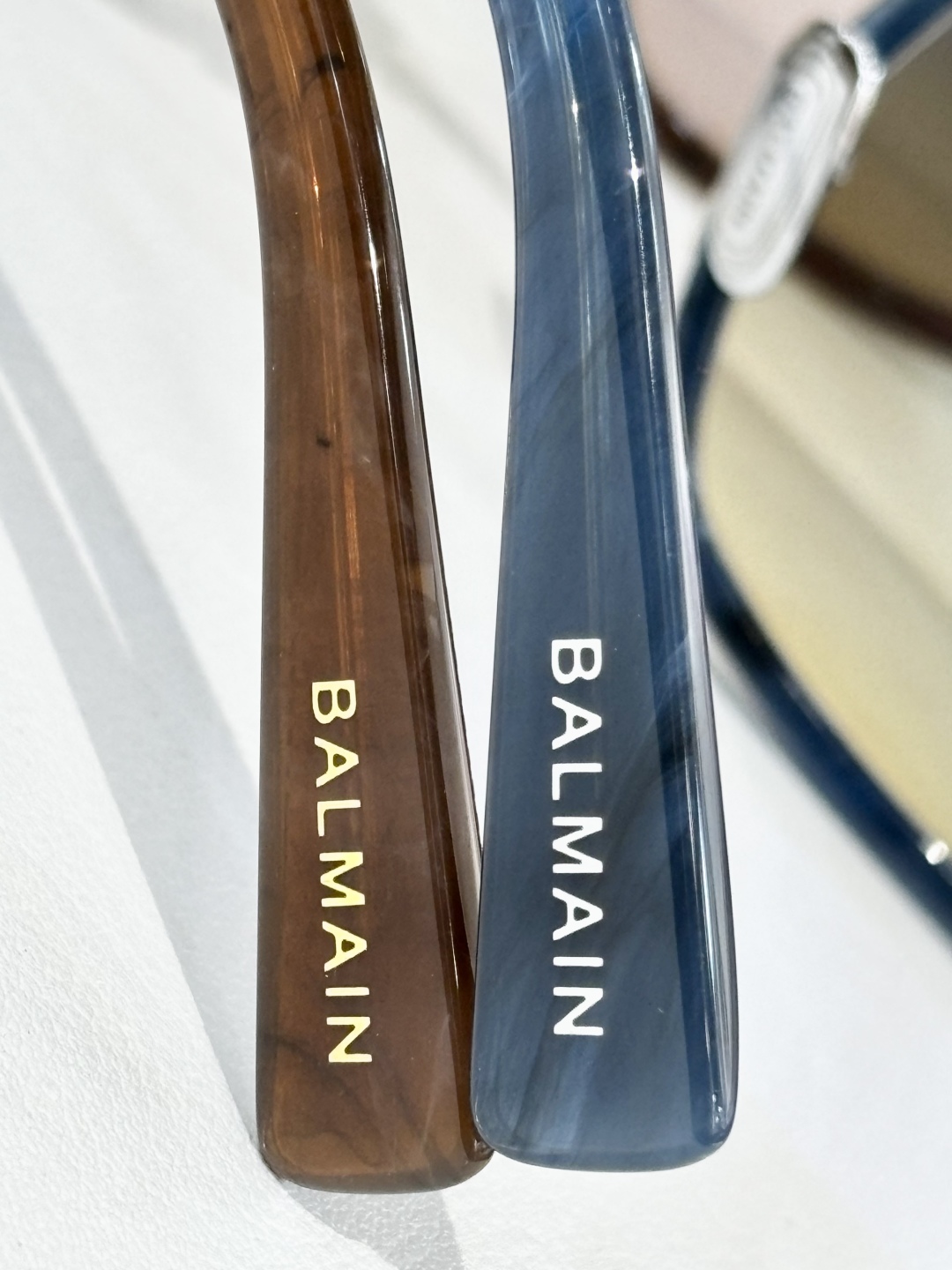   BALMAIN
MOD：AKONI
Size：56口21 140

