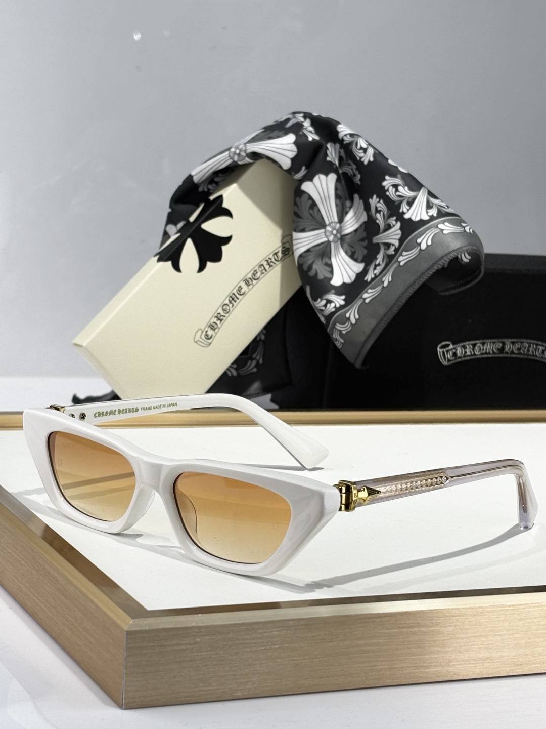  Chrome Hearts
MODELWP
SIZE52口16-142
