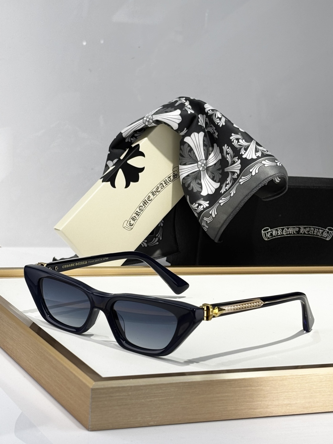  Chrome Hearts
MODELWP
SIZE52口16-142
