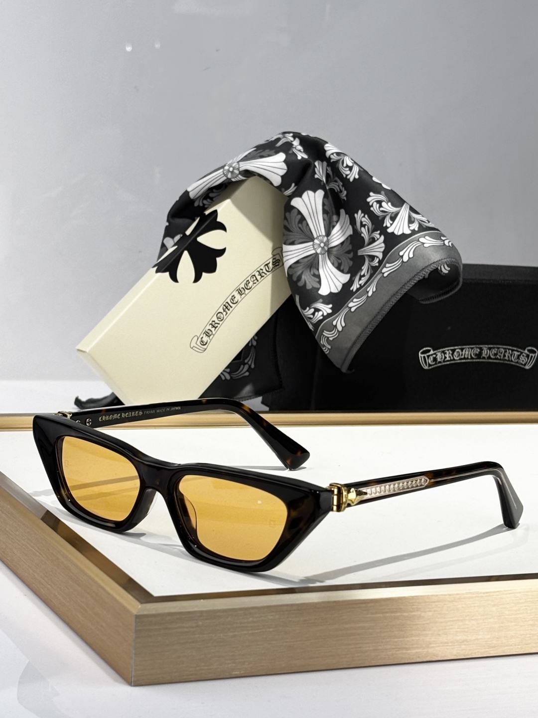  Chrome Hearts
MODELWP
SIZE52口16-142
