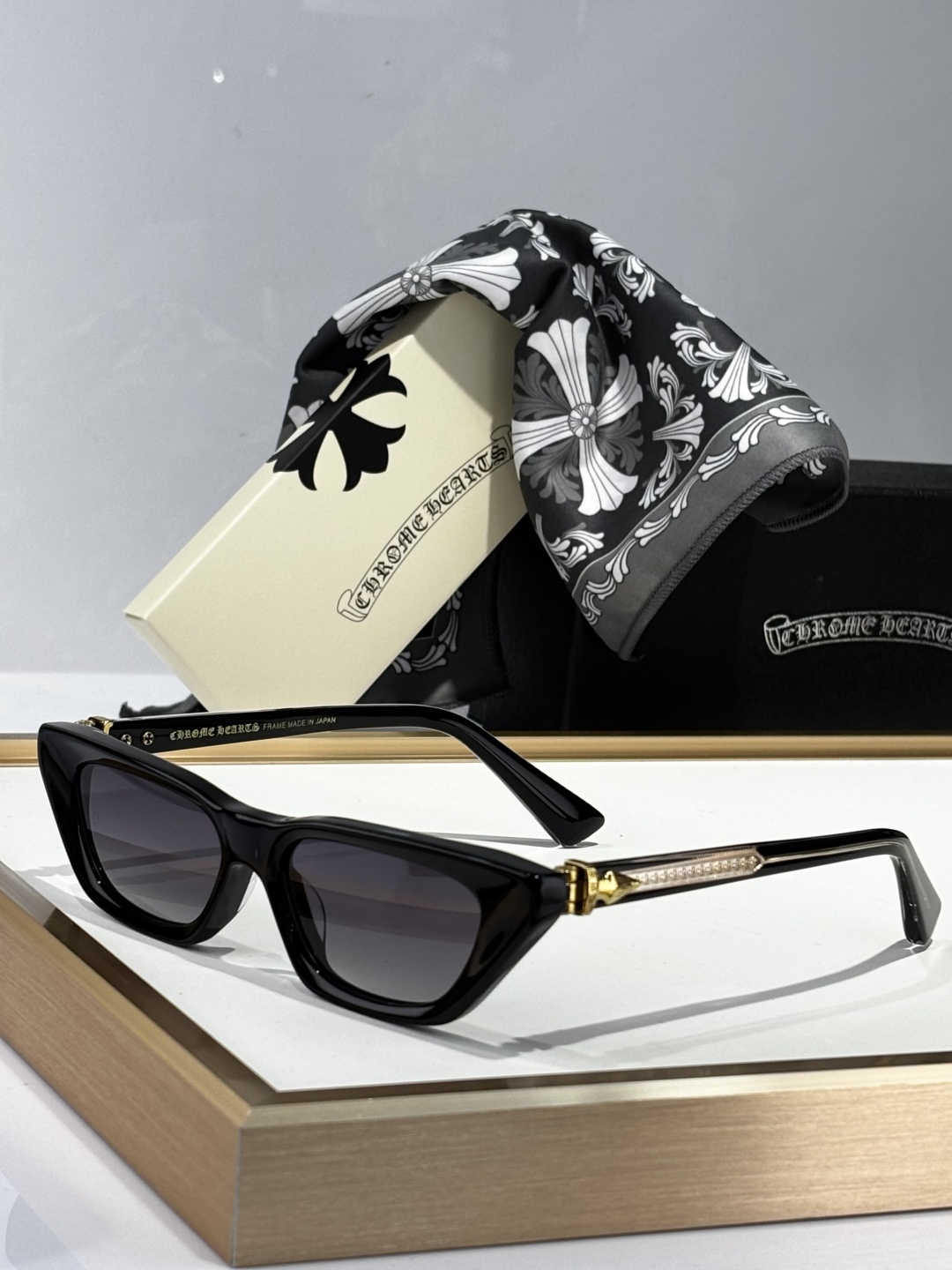  Chrome Hearts
MODELWP
SIZE52口16-142

