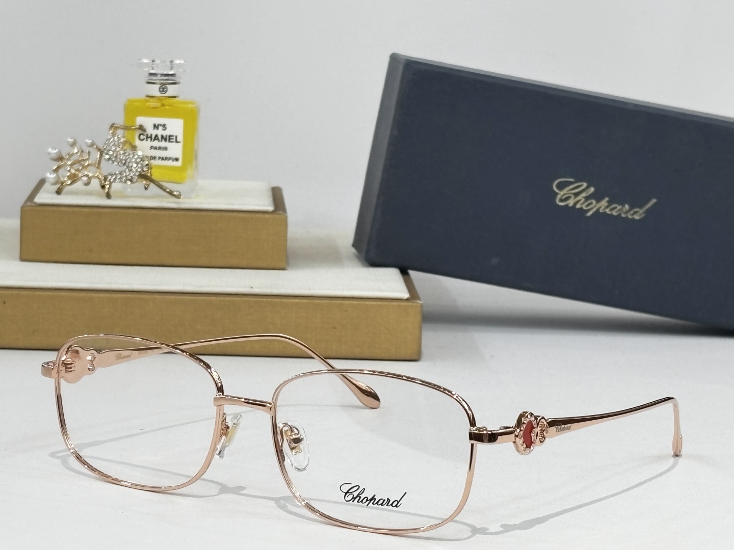  𝘾𝙃𝙊𝙋𝘼𝙍𝘿萧邦
MOD SCHG983
Size：58口17 145
