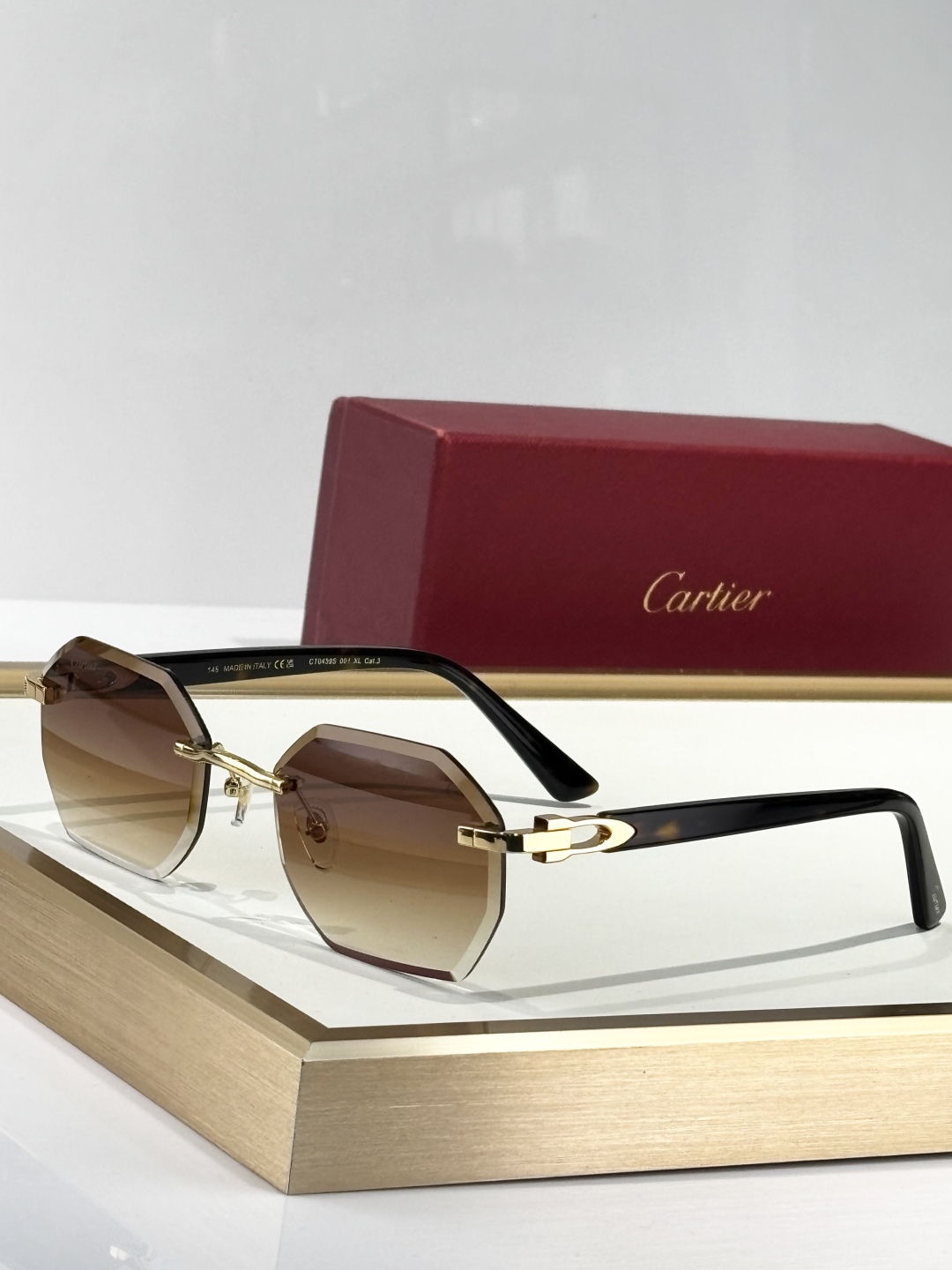  Cartier
MOD：CT0439S
Size：57口21 145
