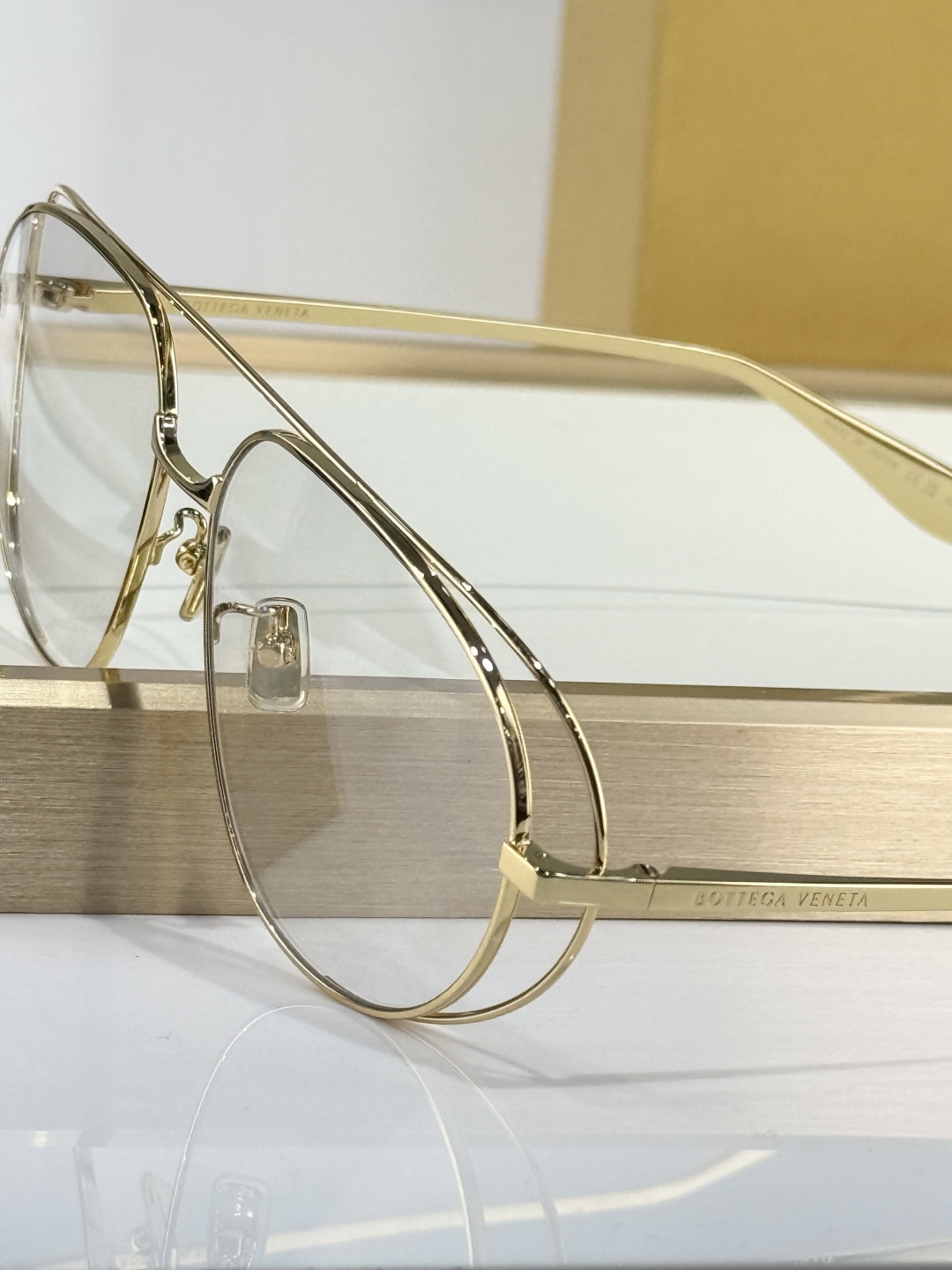  Bottega Venet*
MODEL：BV1344S
SIZE：61口15-140
