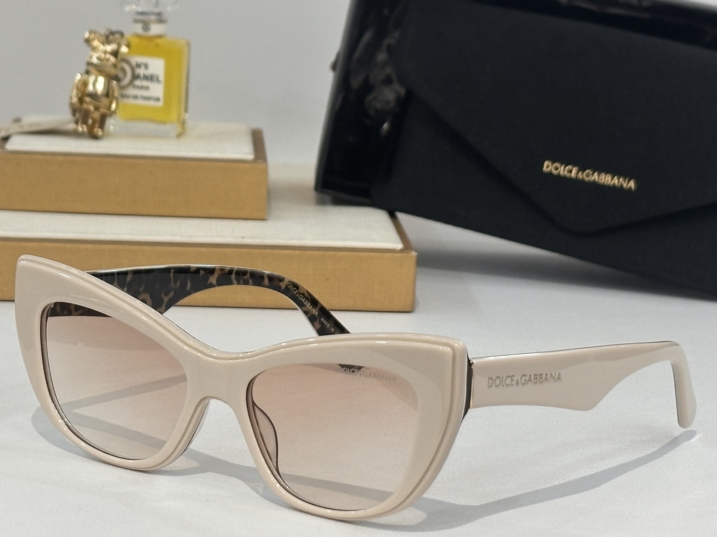  DOLCE & GABBAN*
MODEL：DG4417
SIZE：54口18-145
